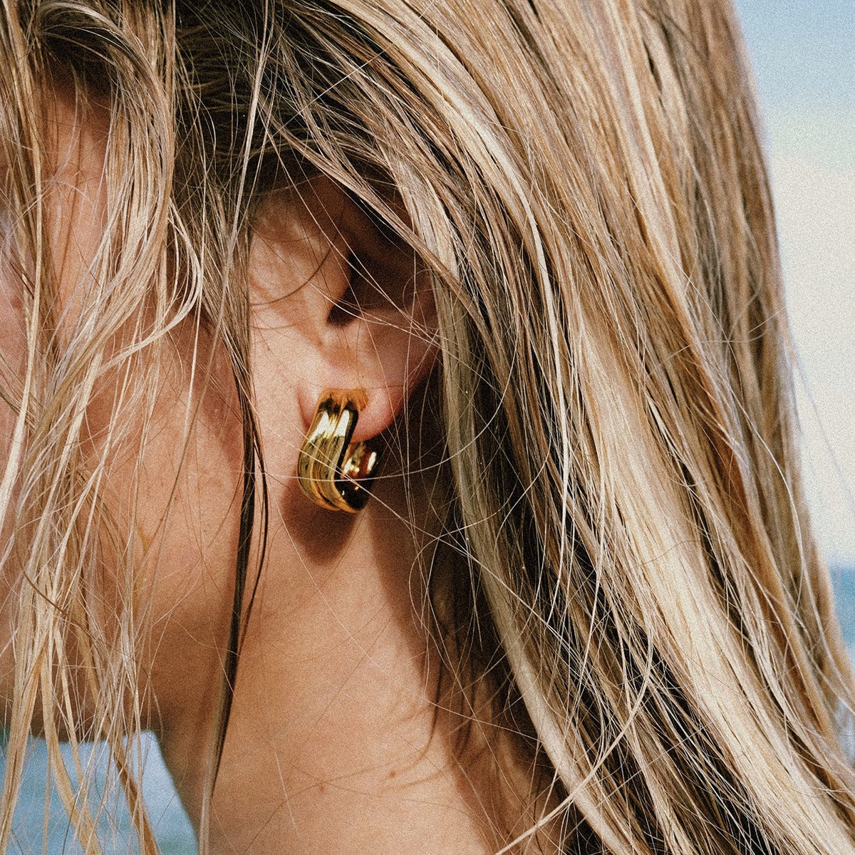 18K gold double-layer C-shaped design simple and unique earrings
