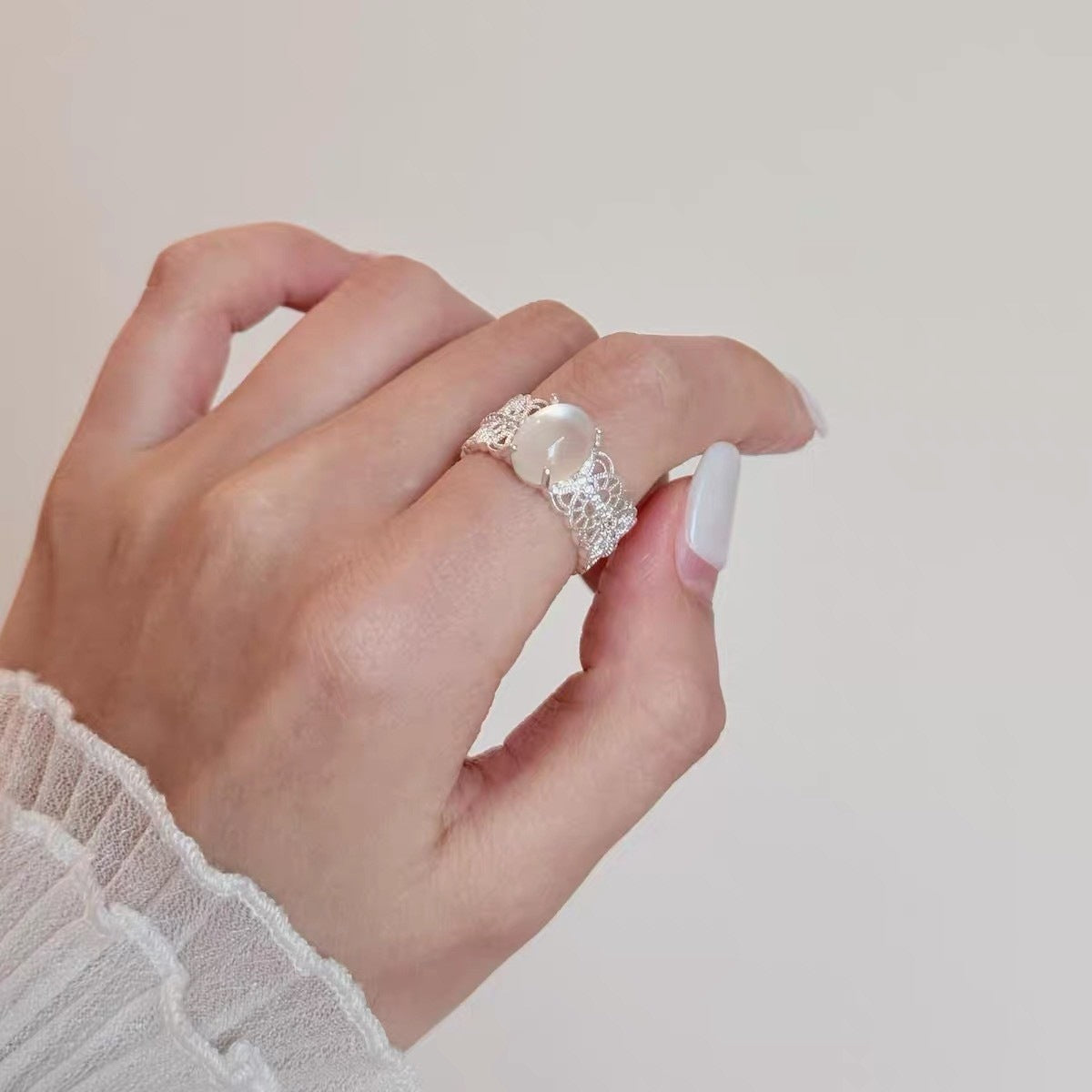 Exquisite Lace Texture Ring For Women, Light Luxury Style Hollow Open Band, Trendy Ins Index Finger Ring