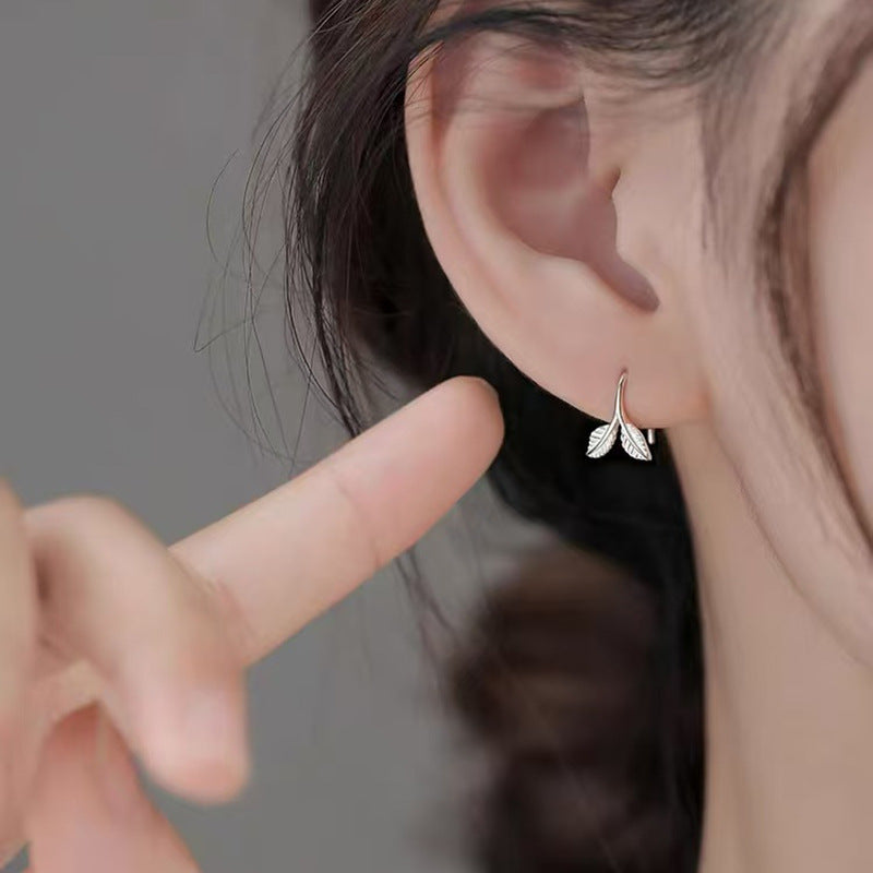 925 Silver Needle Internet Celebrity Same Style Gold Earrings Women's Light Luxury High-end Elegant All-match Earrings Retro New Earrings