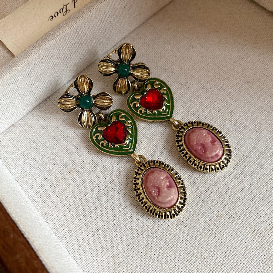 Second-Hand Vintage Jewelry With Diamond-Encrusted Flowers And Heart Necklaces, Retro Elegant Clavicle Chains, Light Luxury And High-End Necklaces
