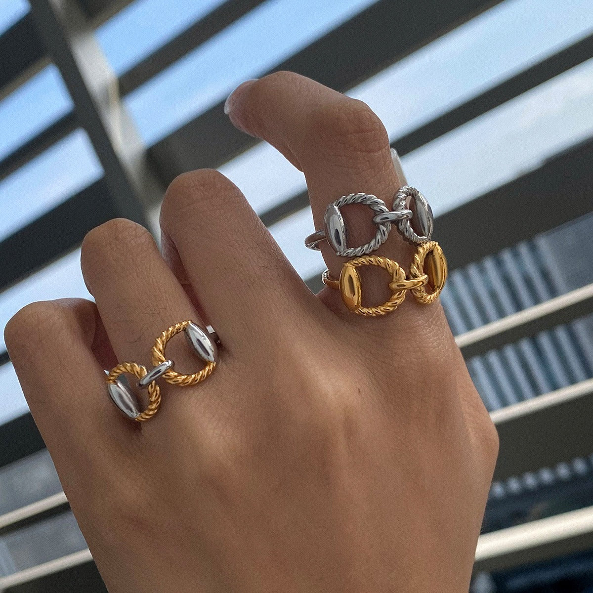 18K gold geometric shape with texture design simple and fashionable open ring
