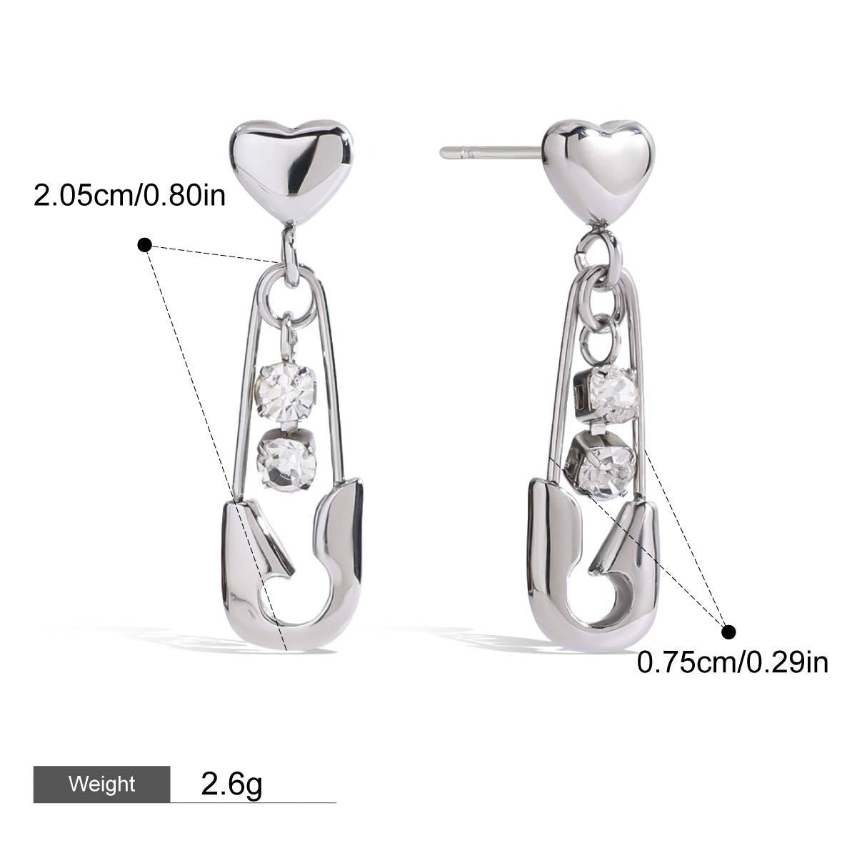 Heart-shaped earrings inlaid with gemstones, exquisite and dazzling