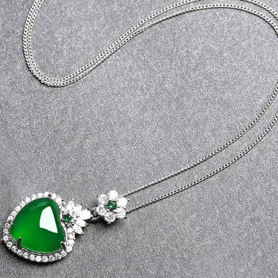 Natural Ice Emerald Green Chalcedony Pendant Plated Sterling Silver Necklace Heart-shaped Pendant Agate Jade Fashion Clavicle Chain