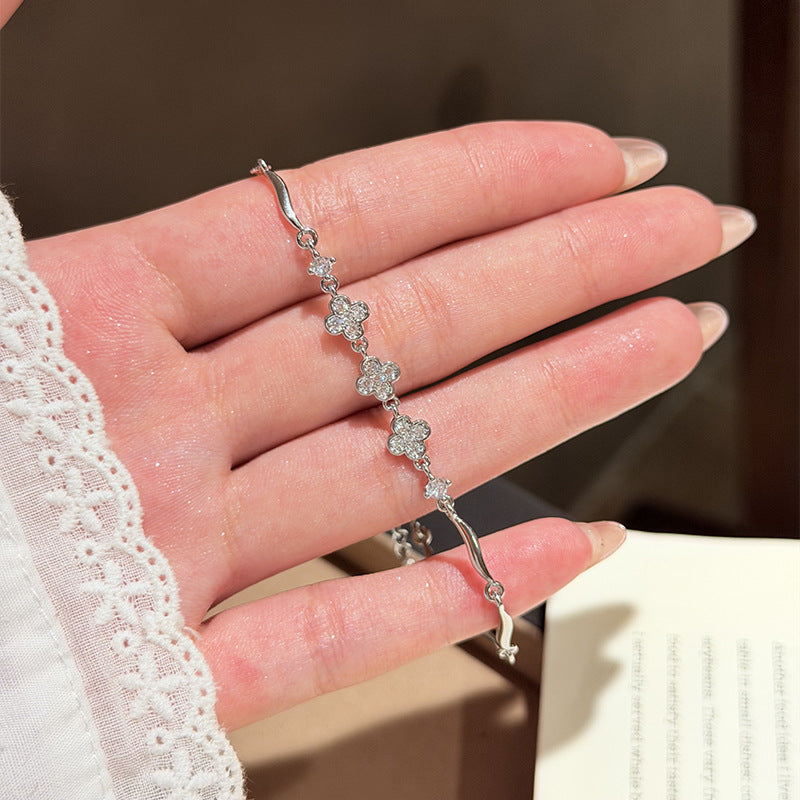 2026 New Korean Style Niche Four Leaf Clover Bracelet For Women, Cold Minimalist Ins Design, High-End Jewelry Gift For Best Friend