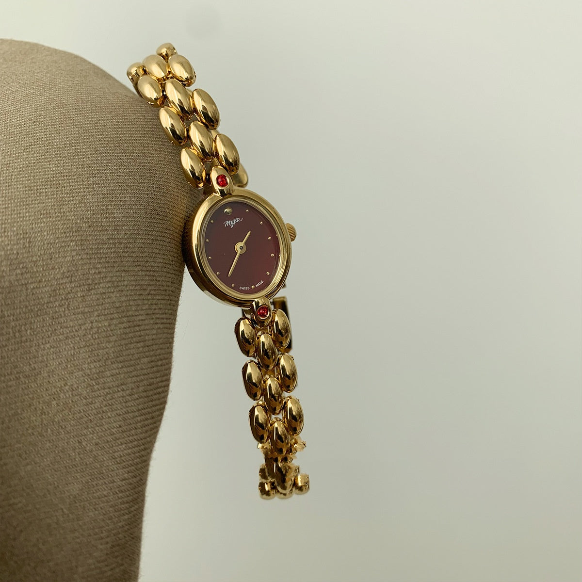 Retro Exquisite Luxury Oval Small Dial Fashion Trend