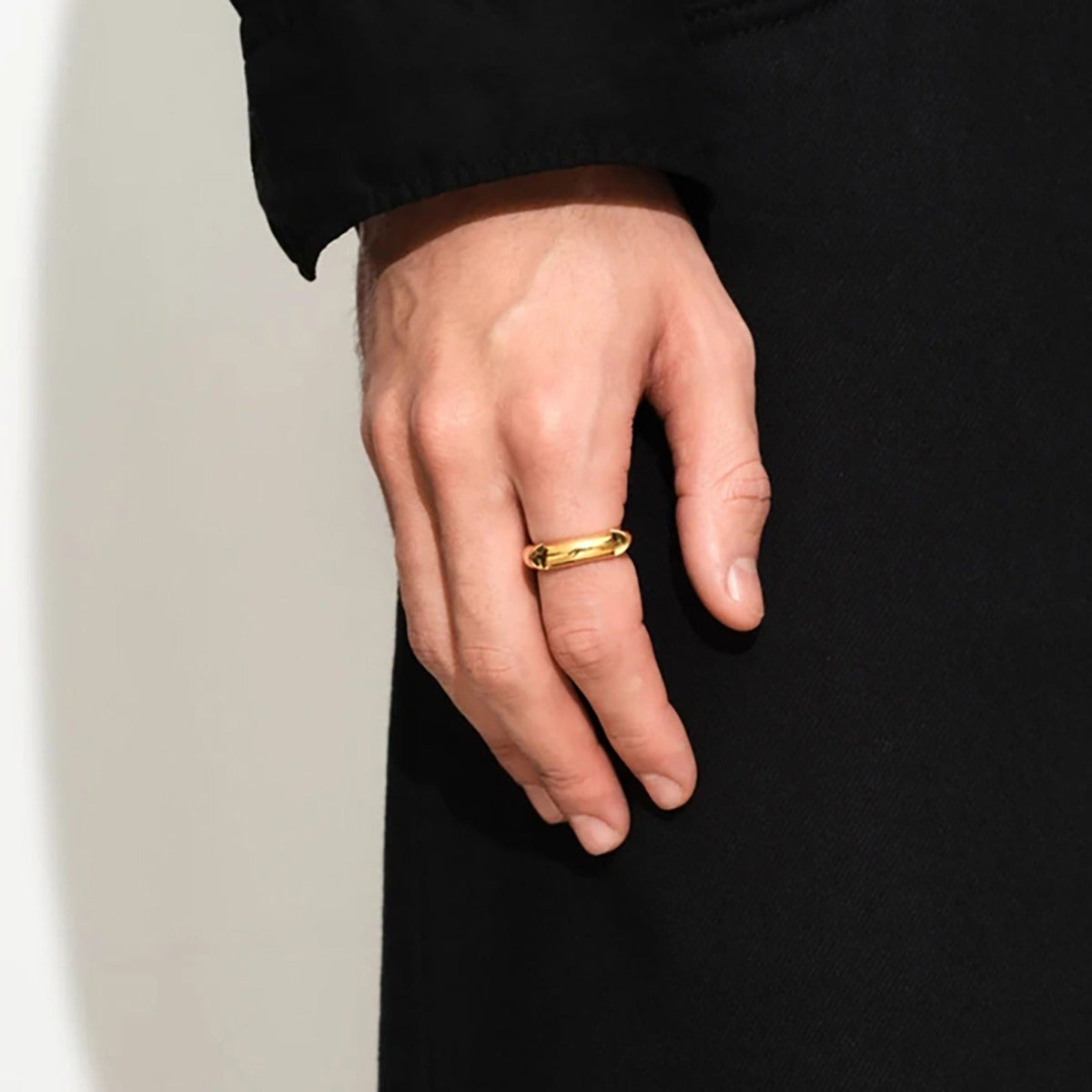 18K gold ring with triangular notch design, simple and unique ring