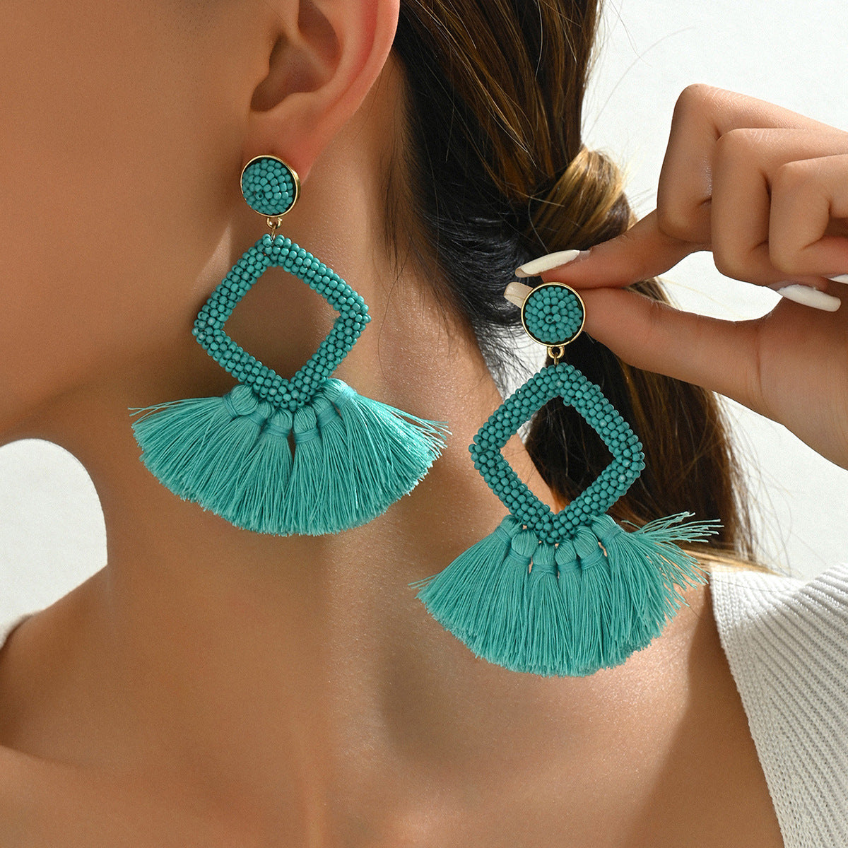 European And American Hip Hop Fashion Commuter Style Distinctive Earrings Women's All-match Point Bead Earrings Niche High-end Tassel Earrings