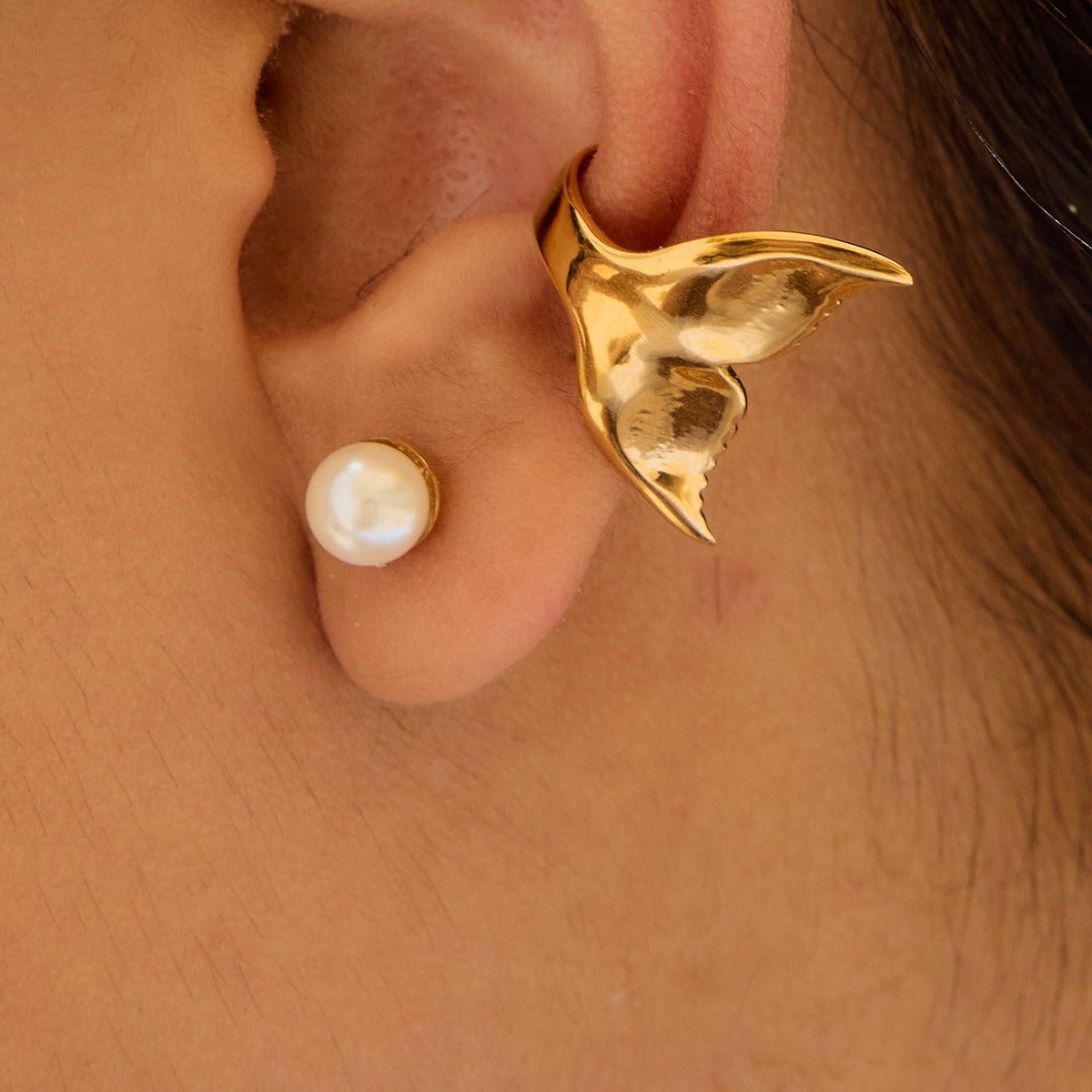 18K goldfish tail design exquisite and noble earrings