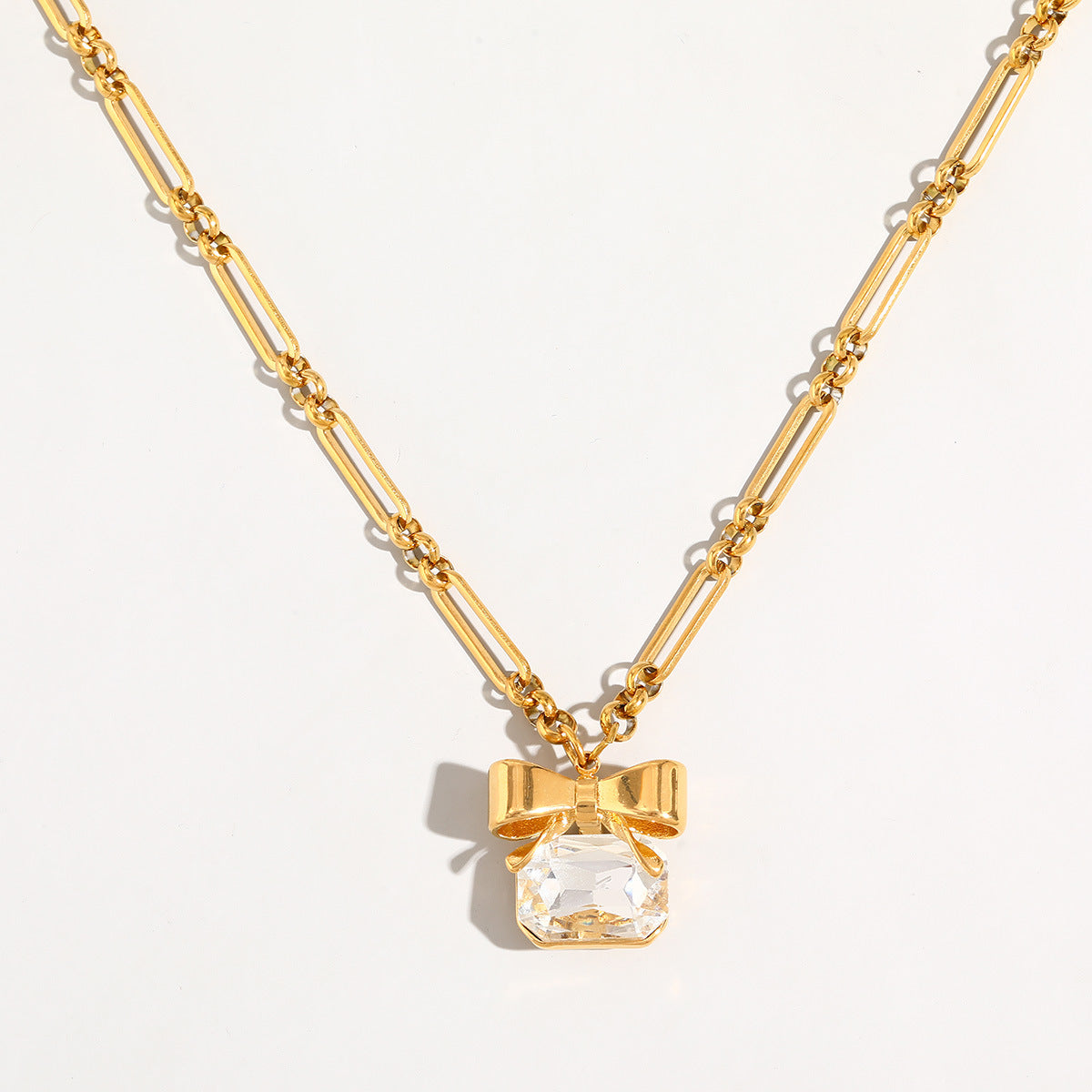 European American Titanium Steel CZ Heart Clavicle Necklace For Women, Light Luxury Niche High-End Colorfast Jewelry Wholesale