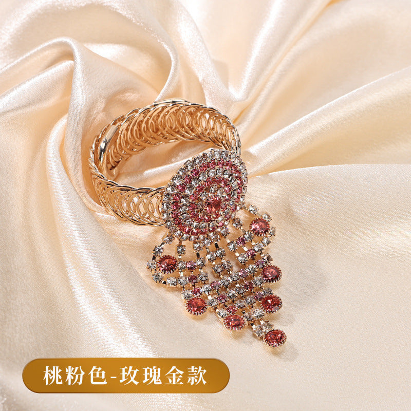 Exquisite Xinjiang Little Sheep Crystal Choker Necklace For Women