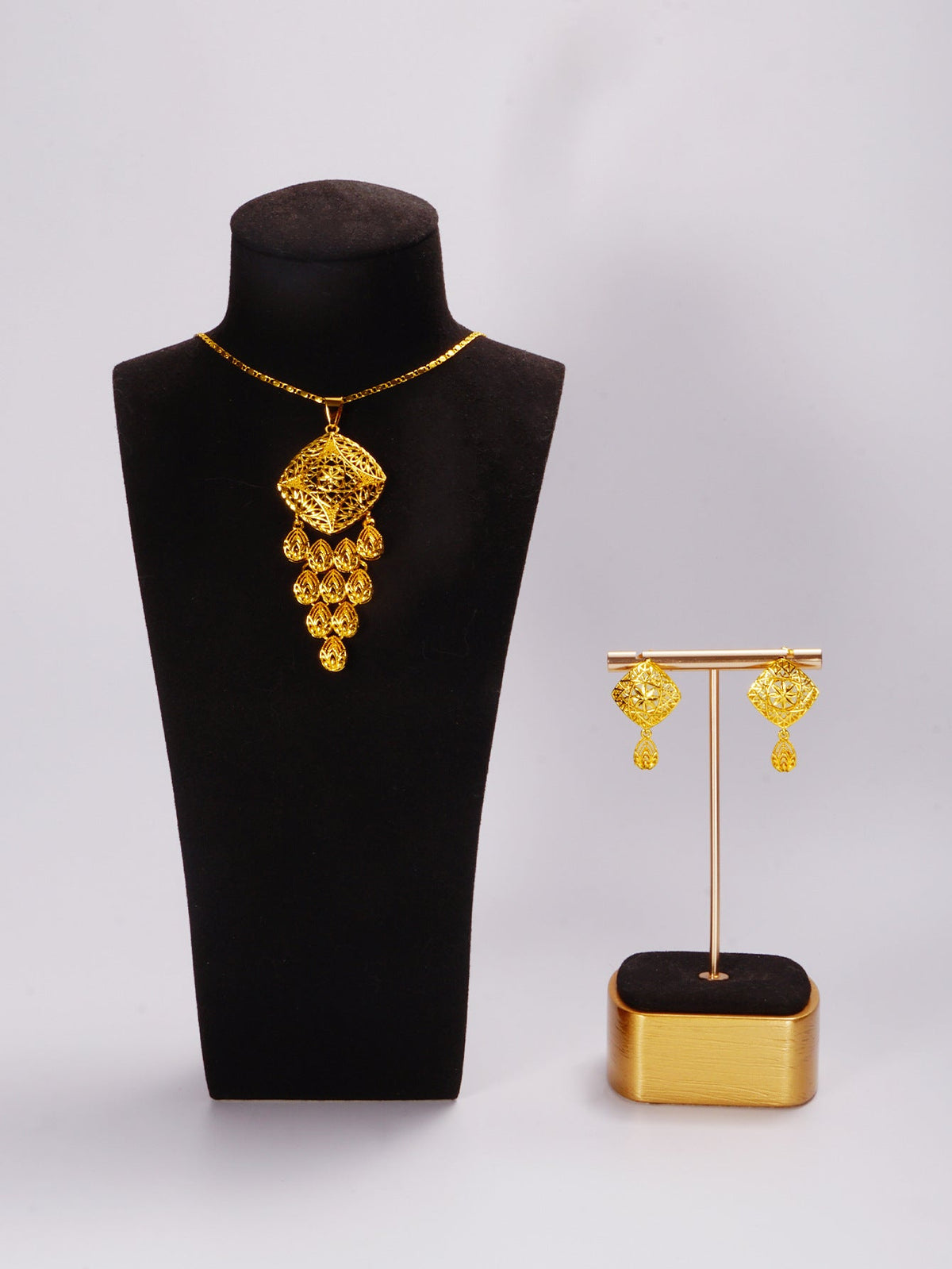 Huixing Copper Gold-Plated Dubai Cut Out Necklace Earrings Set Indian Bridal Necklace Jewelry Jewelry Set
