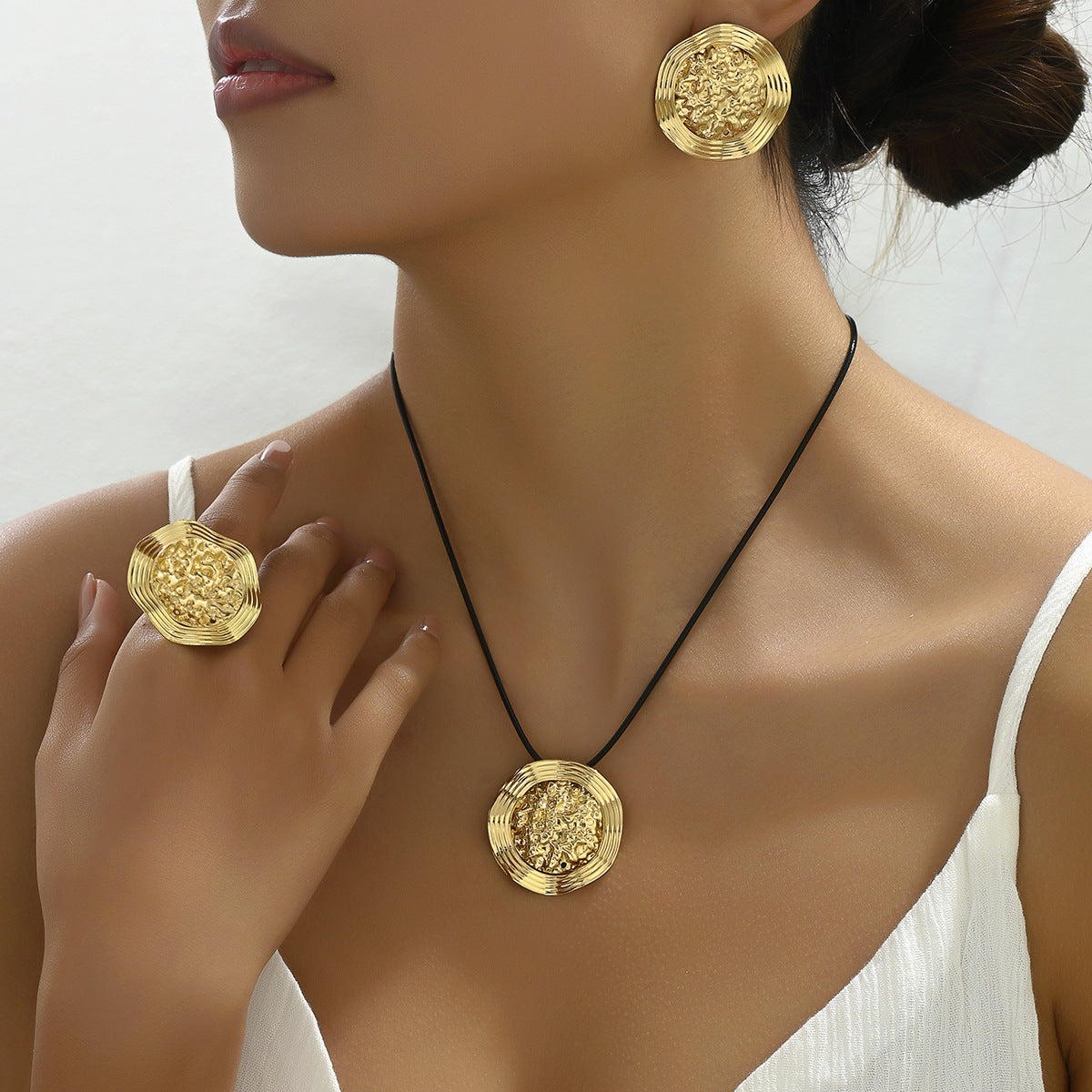 Cross-border Hot Sale Metal Style Alloy Necklace Earrings Suit Personality All-match Long Ladies Necklace Wholesale Stud Earrings