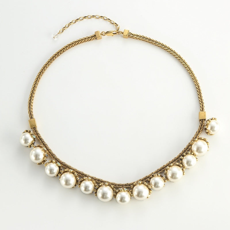 Medieval Court-style Pearl Earrings