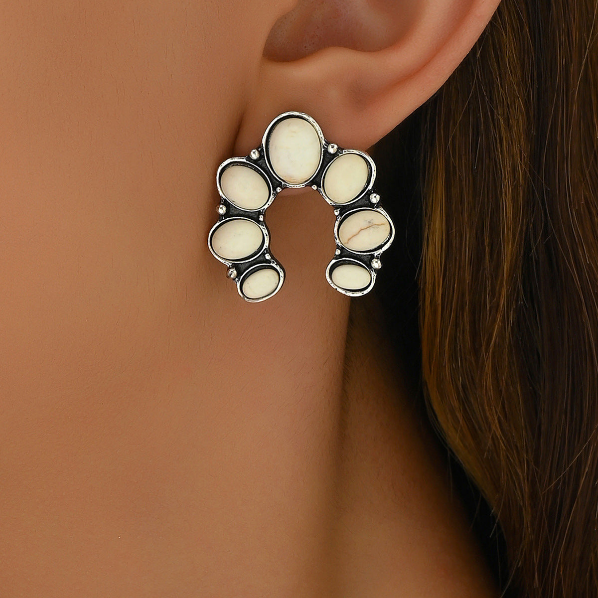Cross-border Explosions Bohemian Women's Earrings Personalized Retro Jeweled U-shaped Earrings All-match High-end Sense