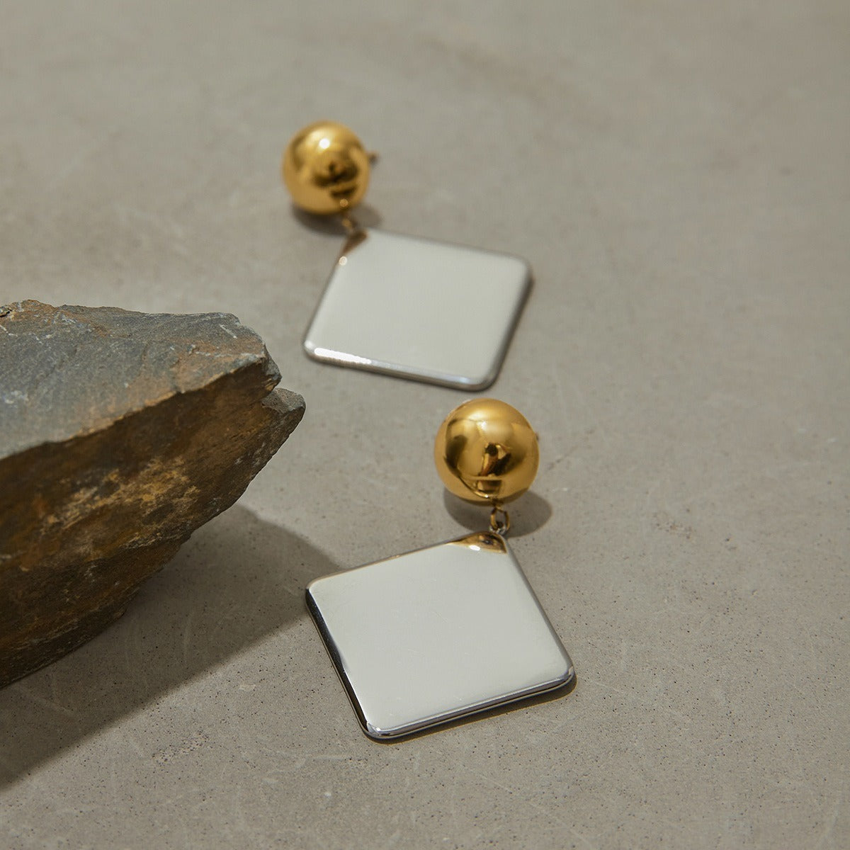18K gold geometric square design classic retro earrings