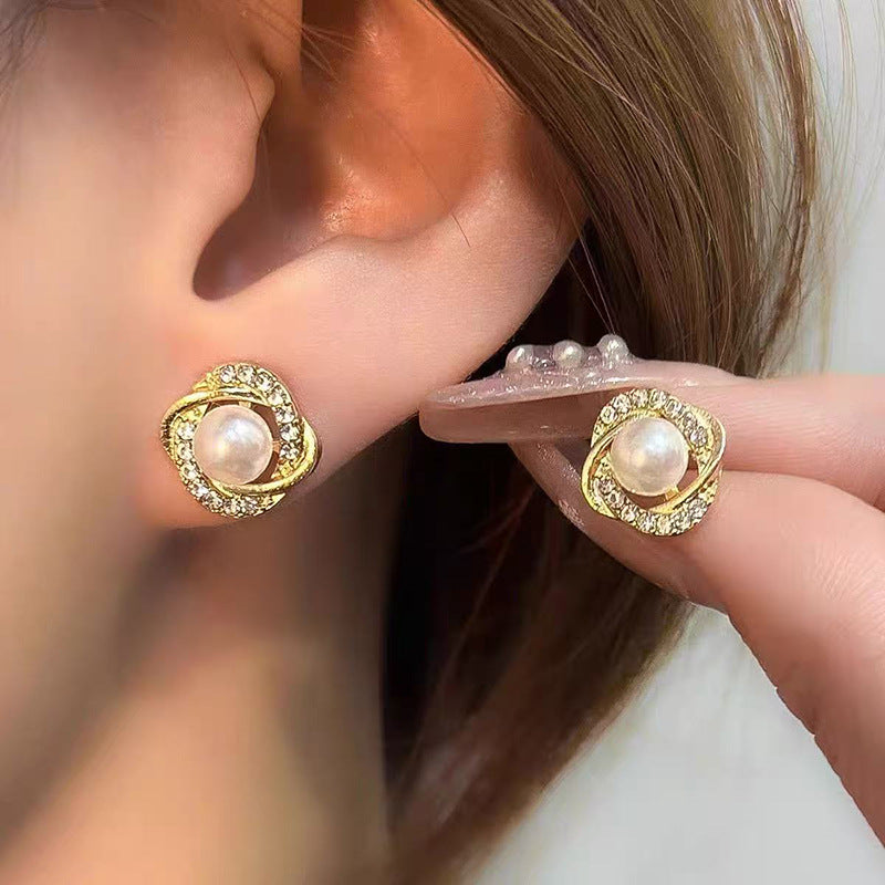 925 Silver Needle Internet Celebrity Same Style Gold Earrings Women's Light Luxury High-end Elegant All-match Earrings Retro New Earrings