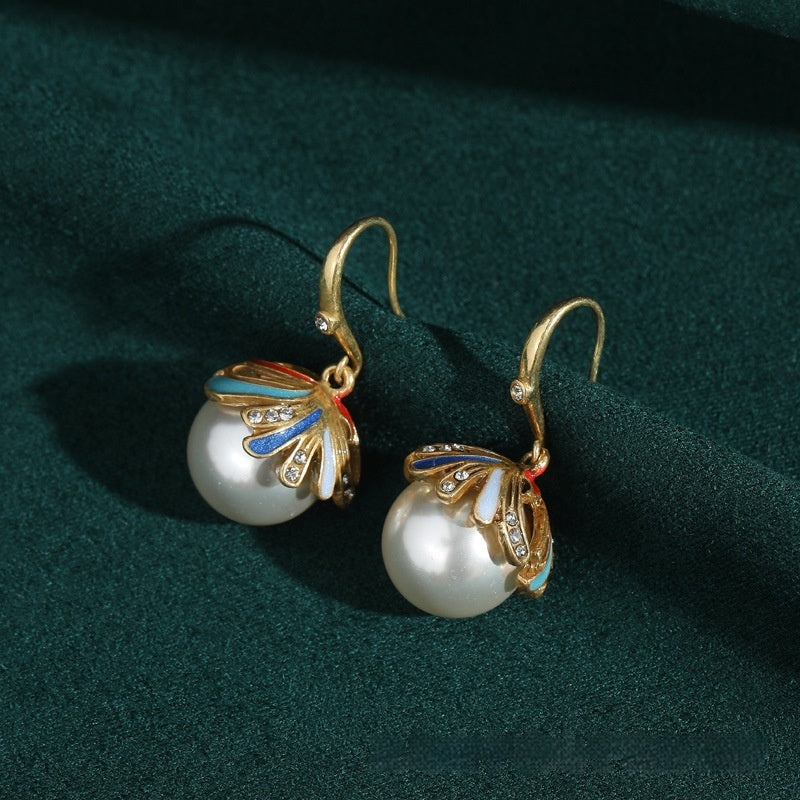 Medieval Court-style Pearl Earrings