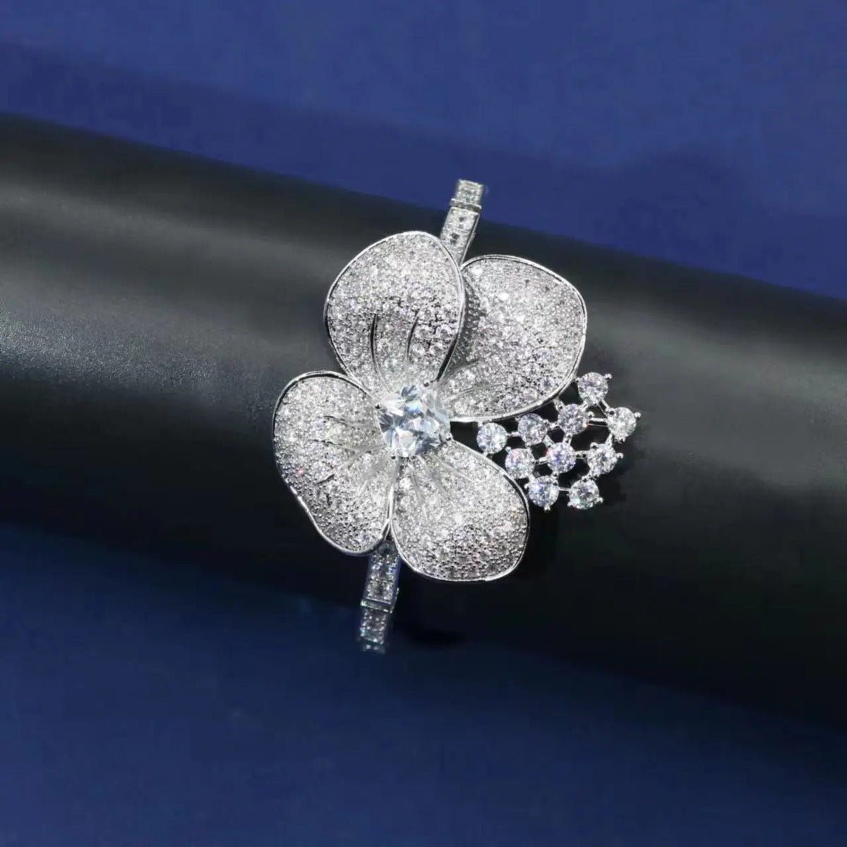 Europe And The United States Cross-border Flower Zircon Necklace Earrings Suit Senior Niche Luxury Bride Dress Accessories Wholesale