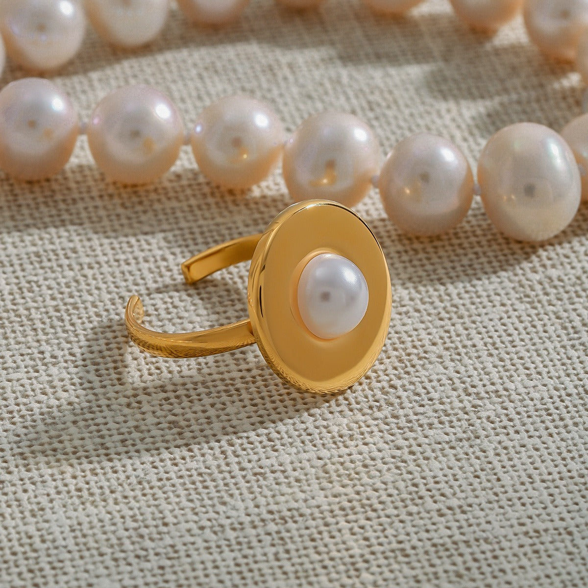 18K gold round pearl inlaid design light luxury noble ring