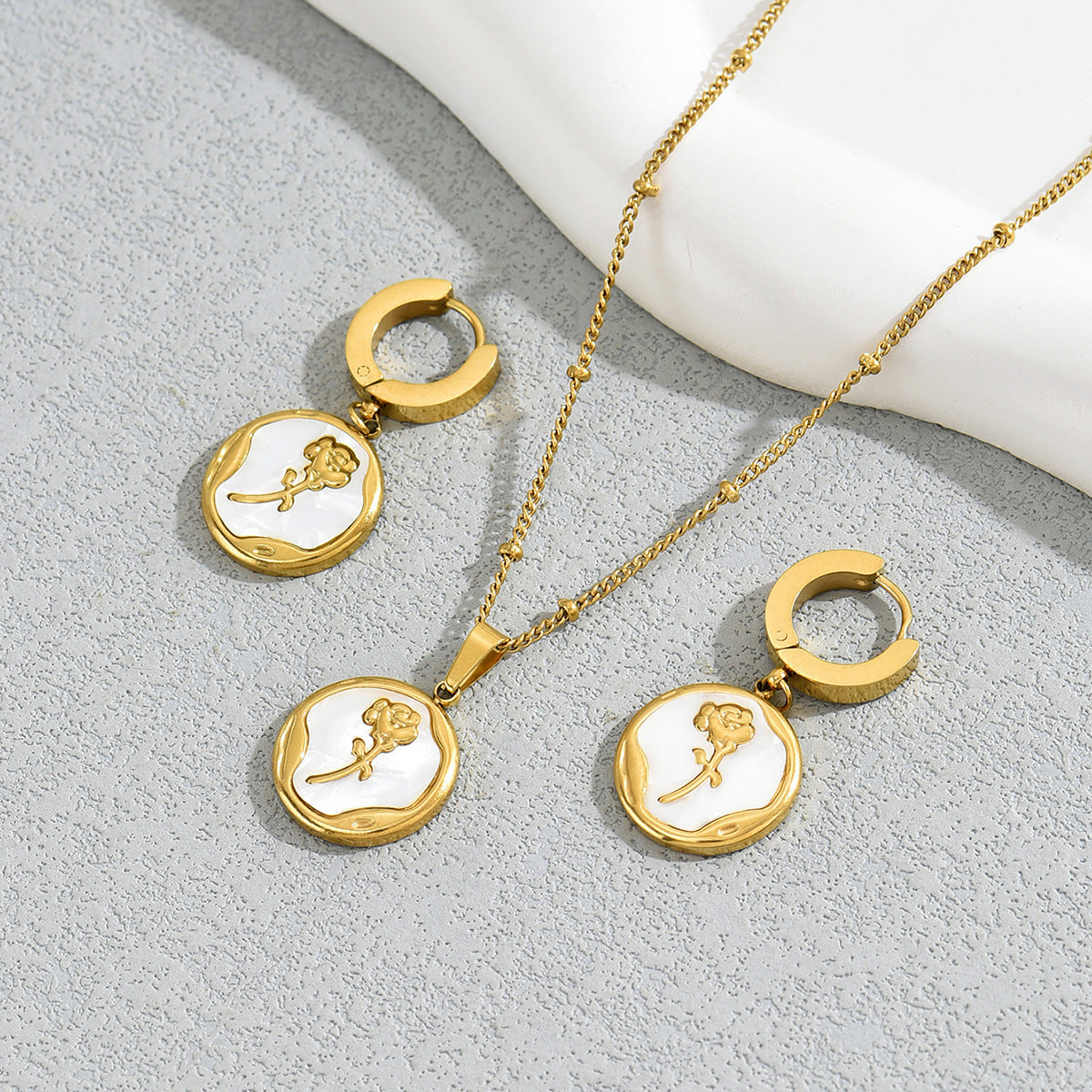 Simple Fashion Necklace Women's Summer High-end Sense Personalized Rose Mother-of-pearl Earrings Suit All-match Jewelry