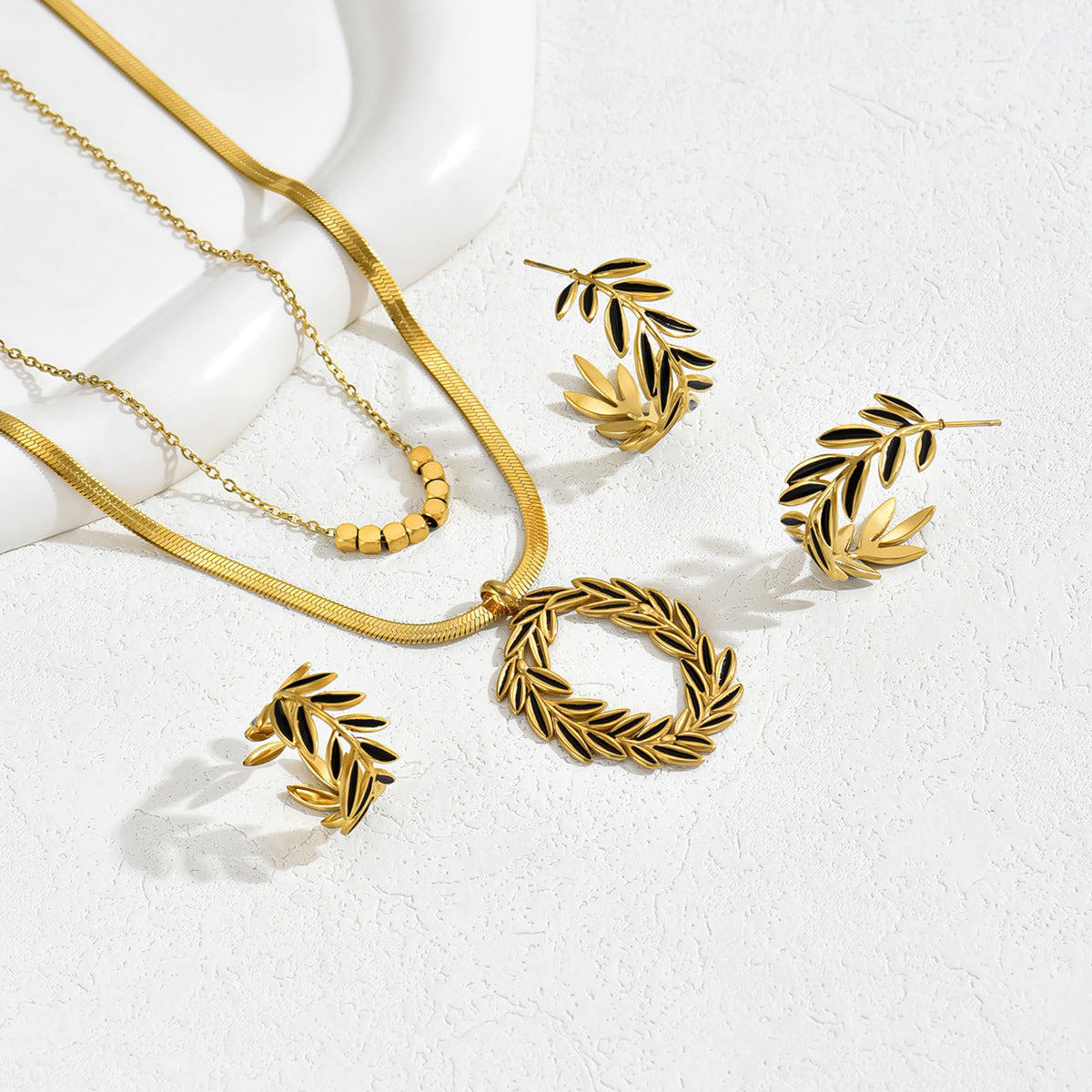 Fashion Simple Wind Ring Ladies Necklace Jewelry Suit Niche Leaves Drop Oil Design Earrings Long Chain
