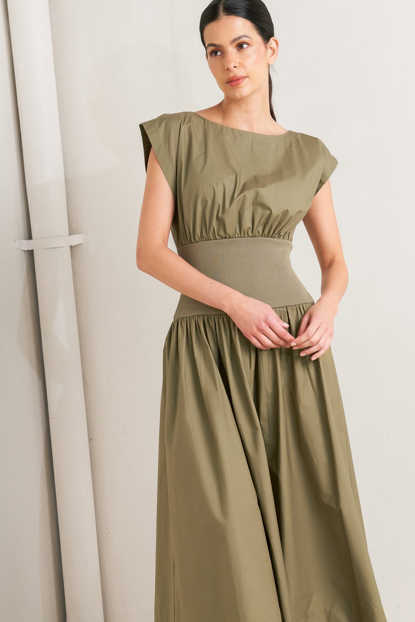 DREAMWEAVER ROMANTIC OLIVE WOVEN MIDI DRESS