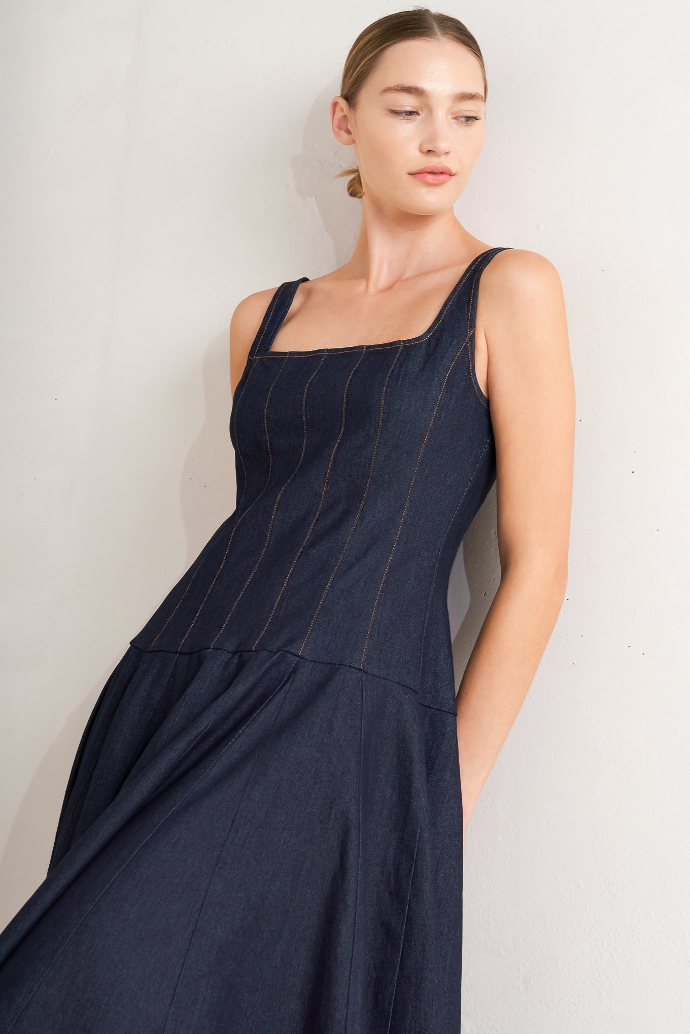SQUARE SWAY DENIM MIDI DRESS