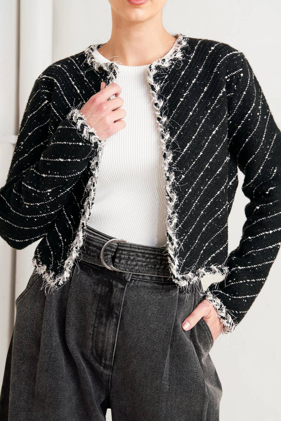 NOIR LINEAR SWEATER KNIT JACKET