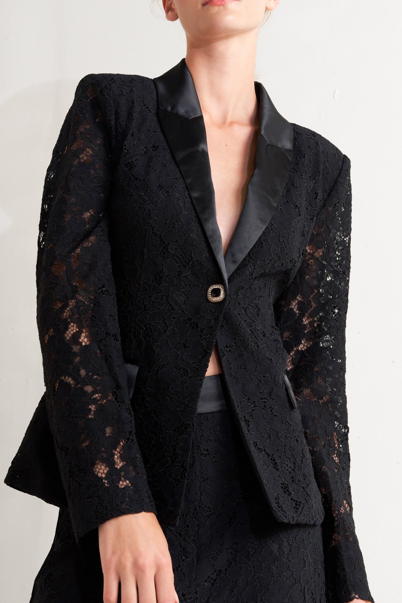 SHADOW GLAM WOVEN LACE BLAZER