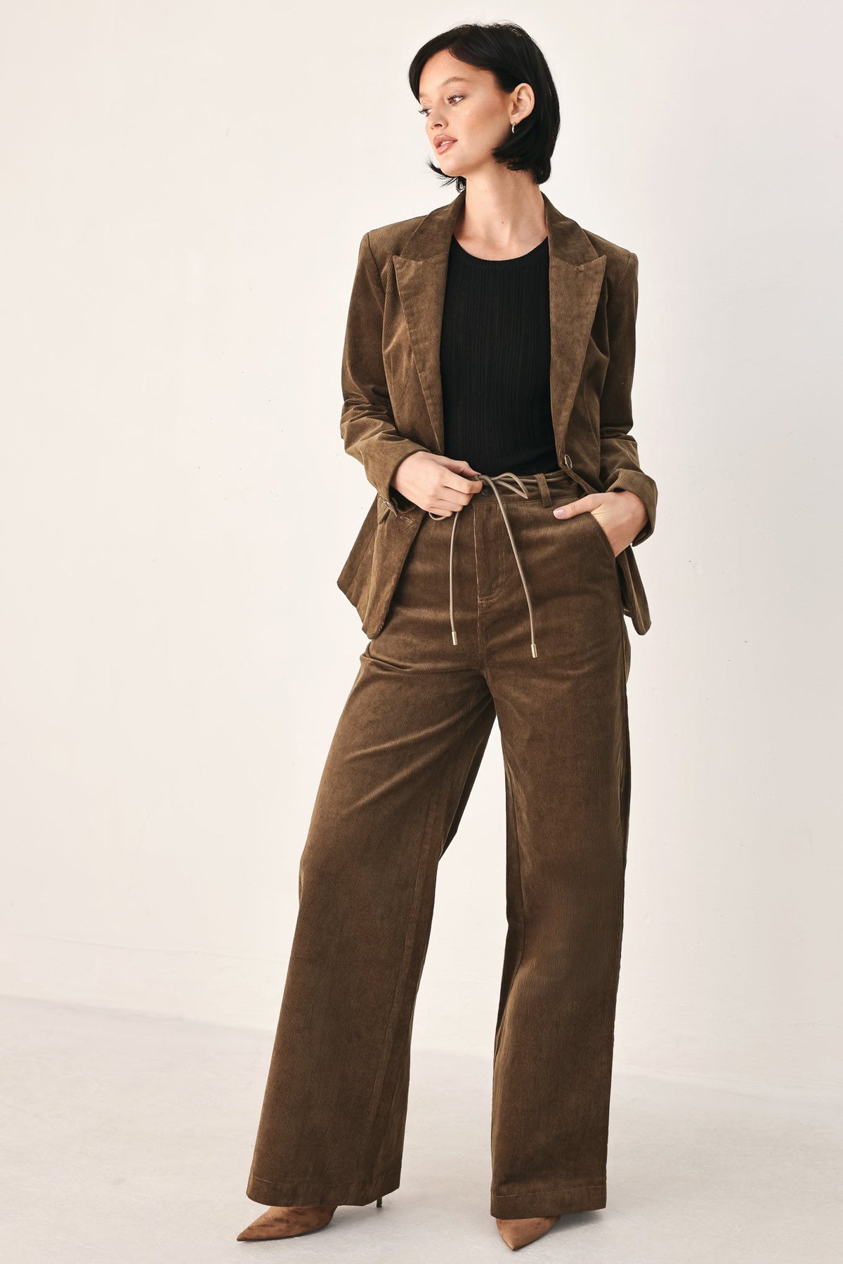 AUTUMN IN MANHATTAN CORDUROY BLAZER