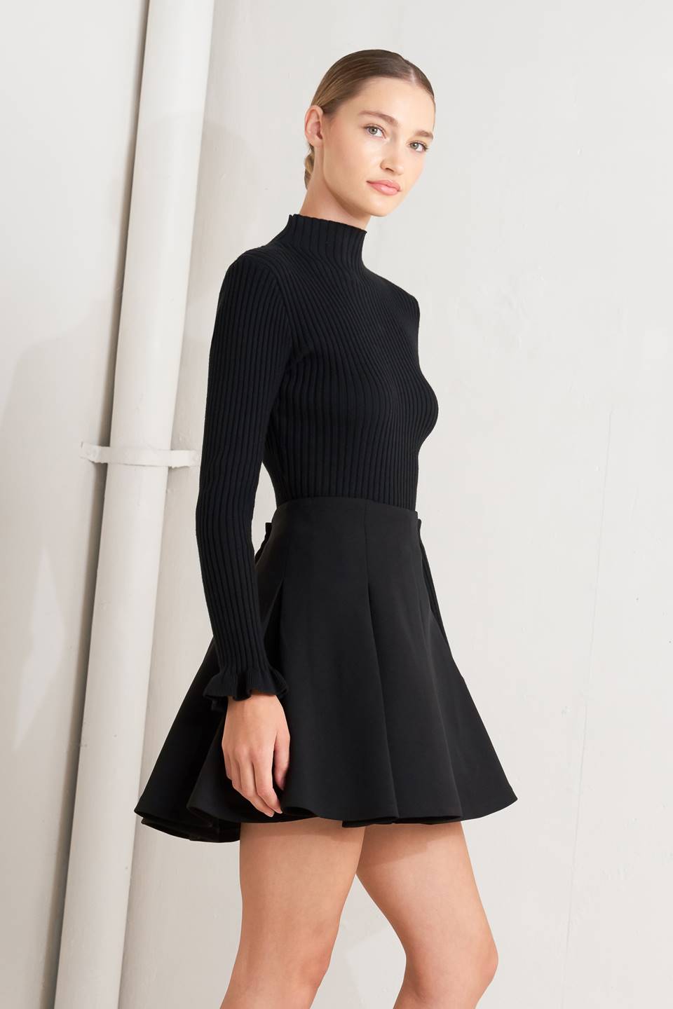 NIGHT SHIFT BLACK WOVEN MINI SKIRT