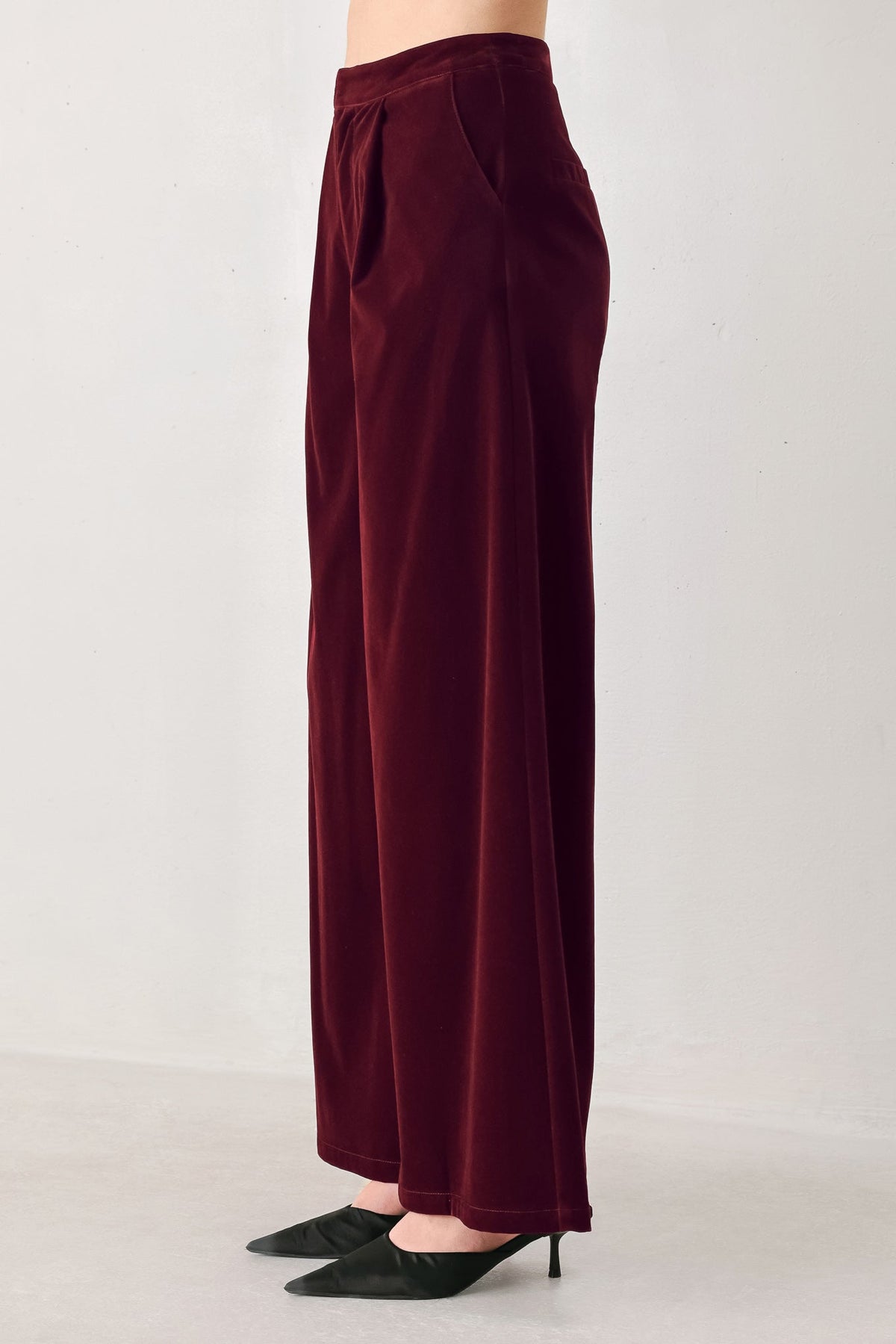 COY CHARM VELVET PANTS