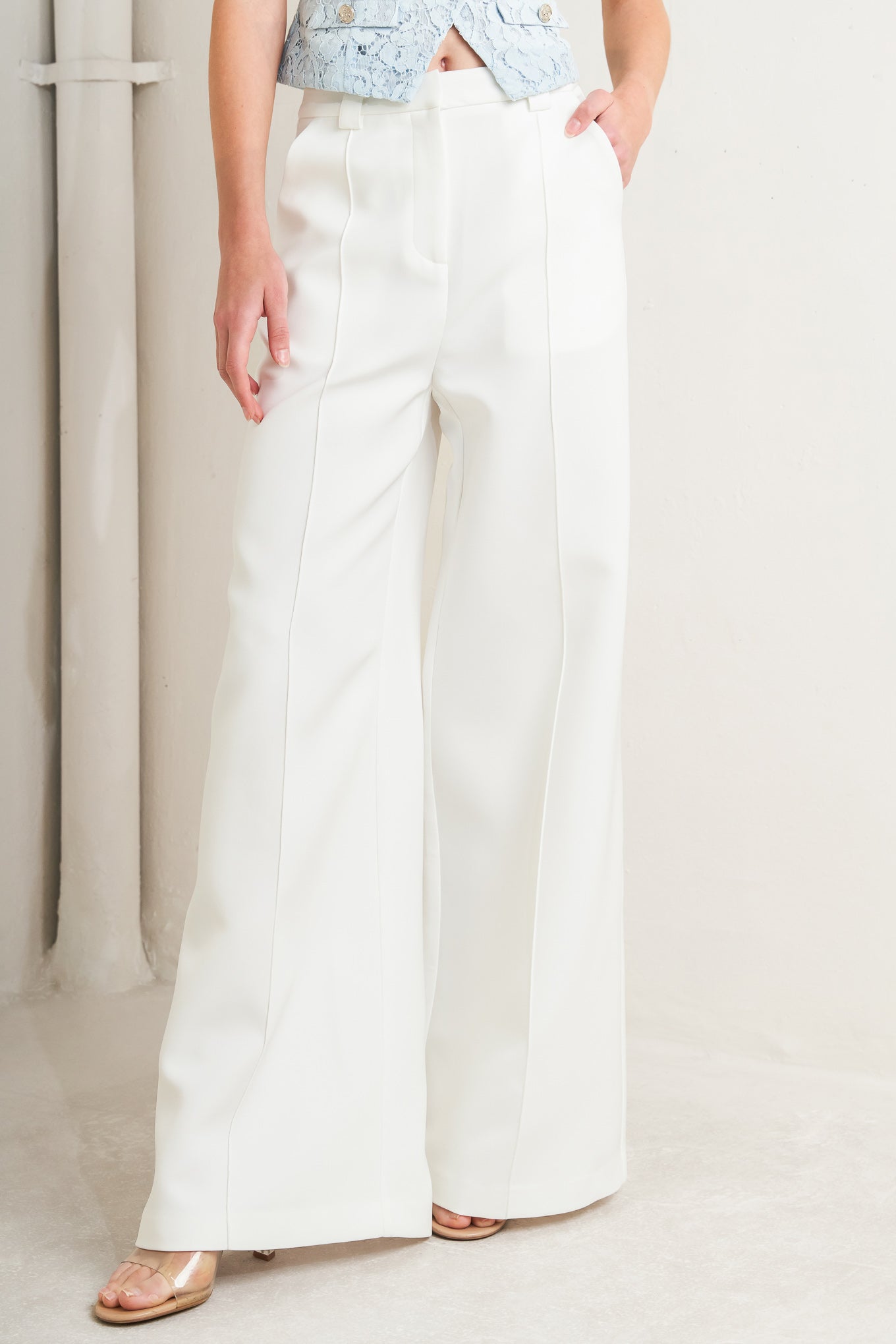 BRIGHT MOMENTS WOVEN PANTS