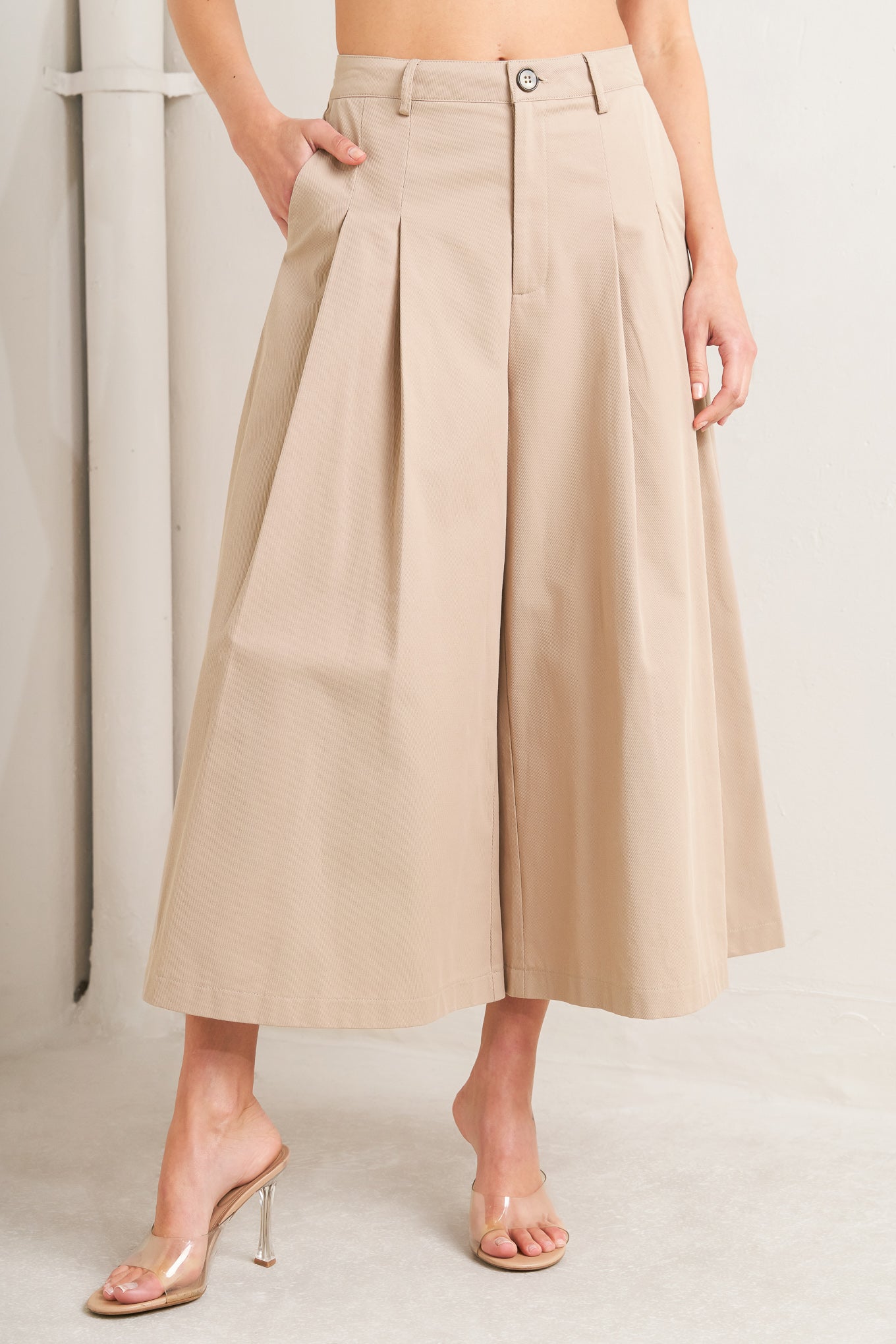 ELEGANT PLEAT WOVEN CULOTTE