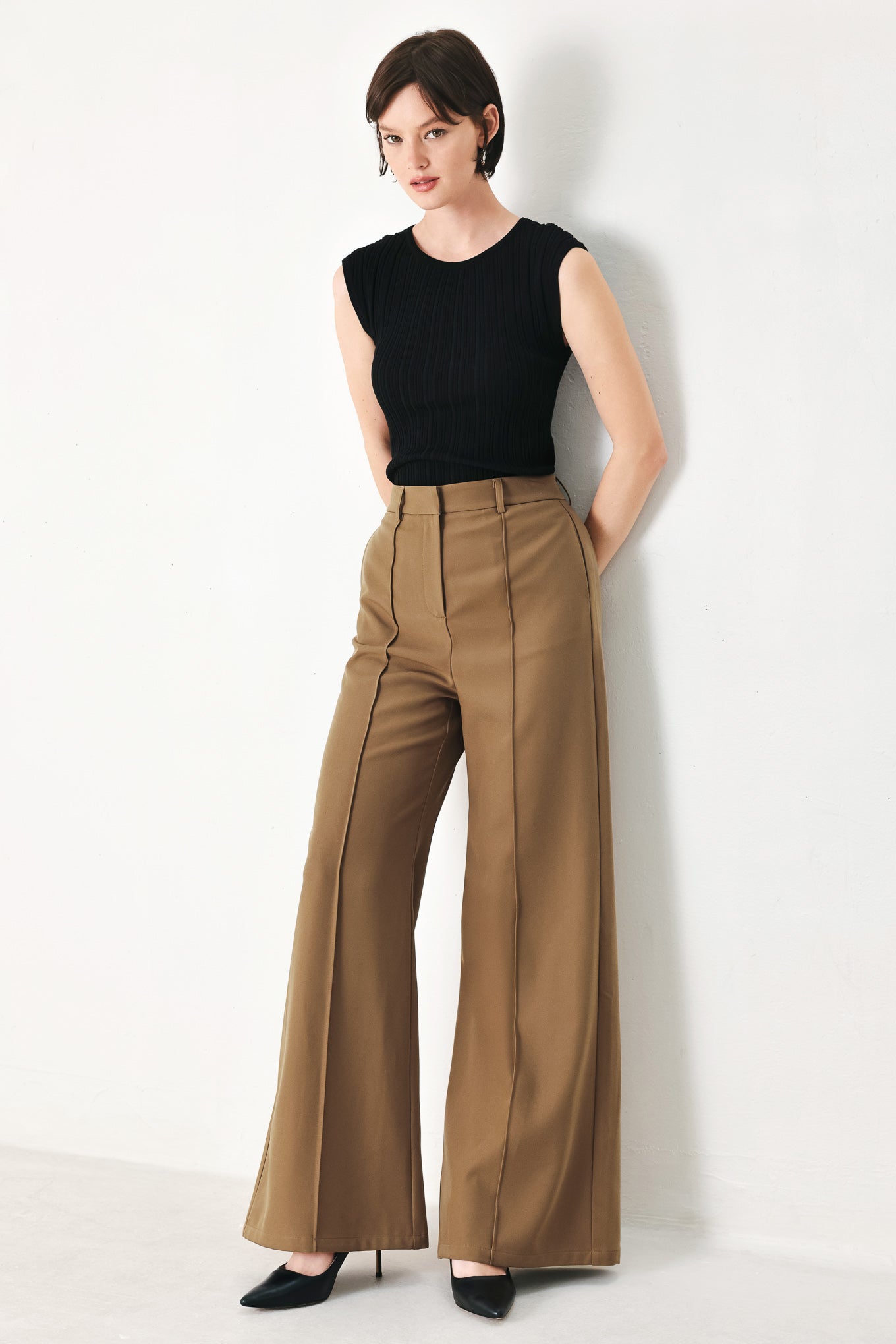 RICH SILHOUETTE WOVEN PANTS