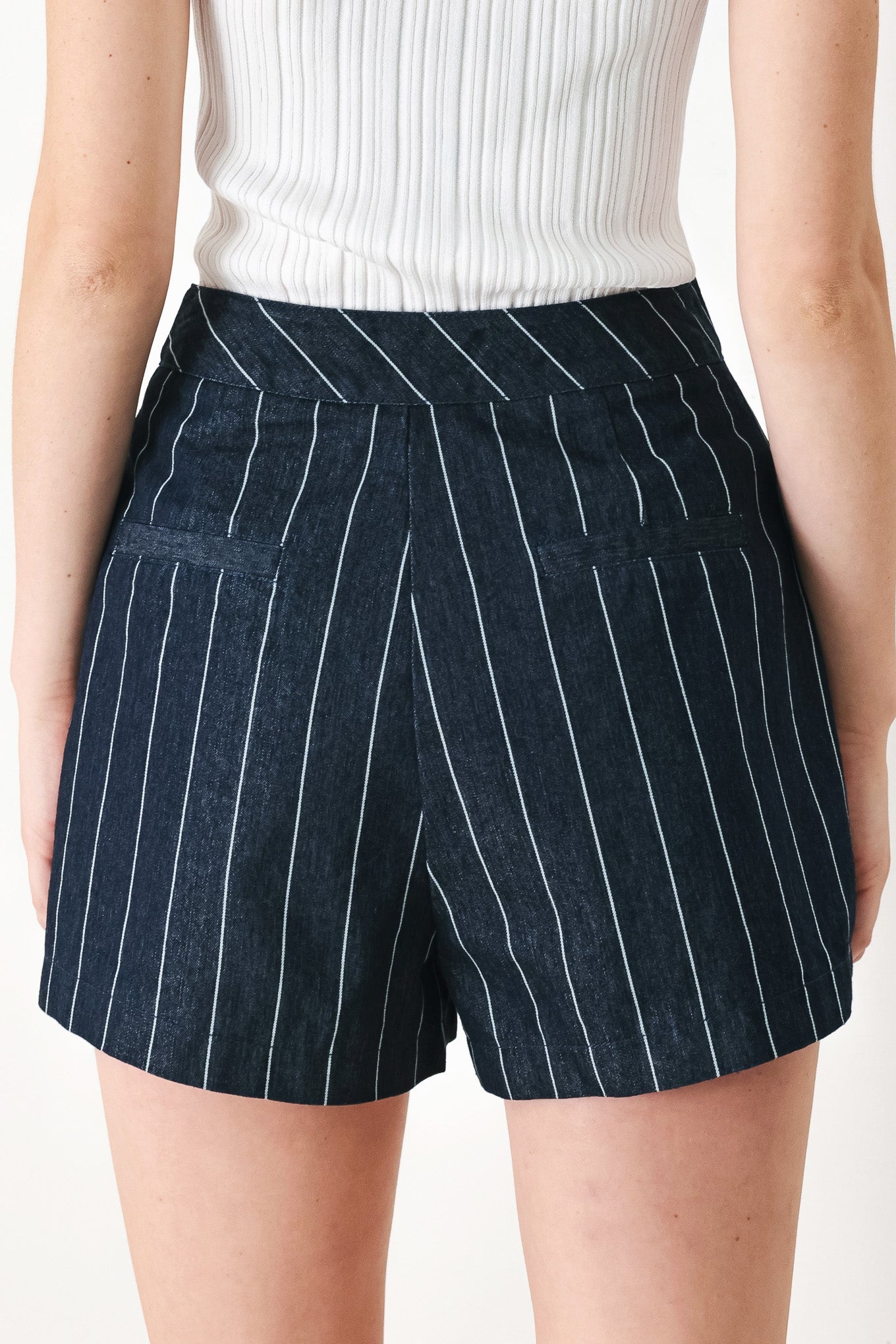 BOSS BABE STRIP WOVEN SKORT