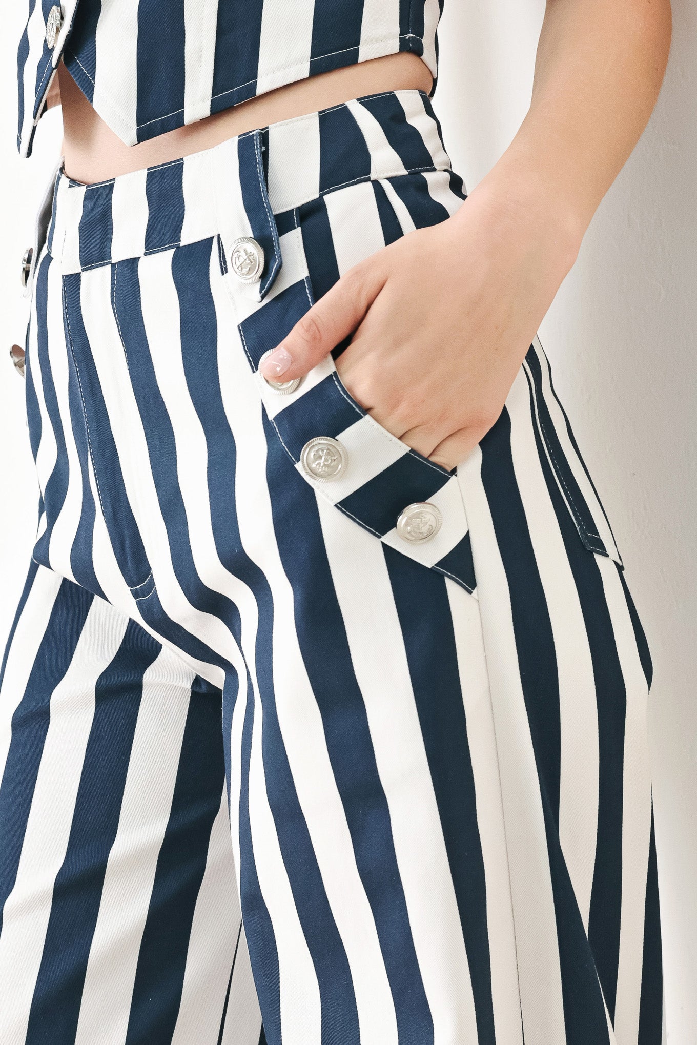 NAVY BLOSSOM WOVEN PANTS