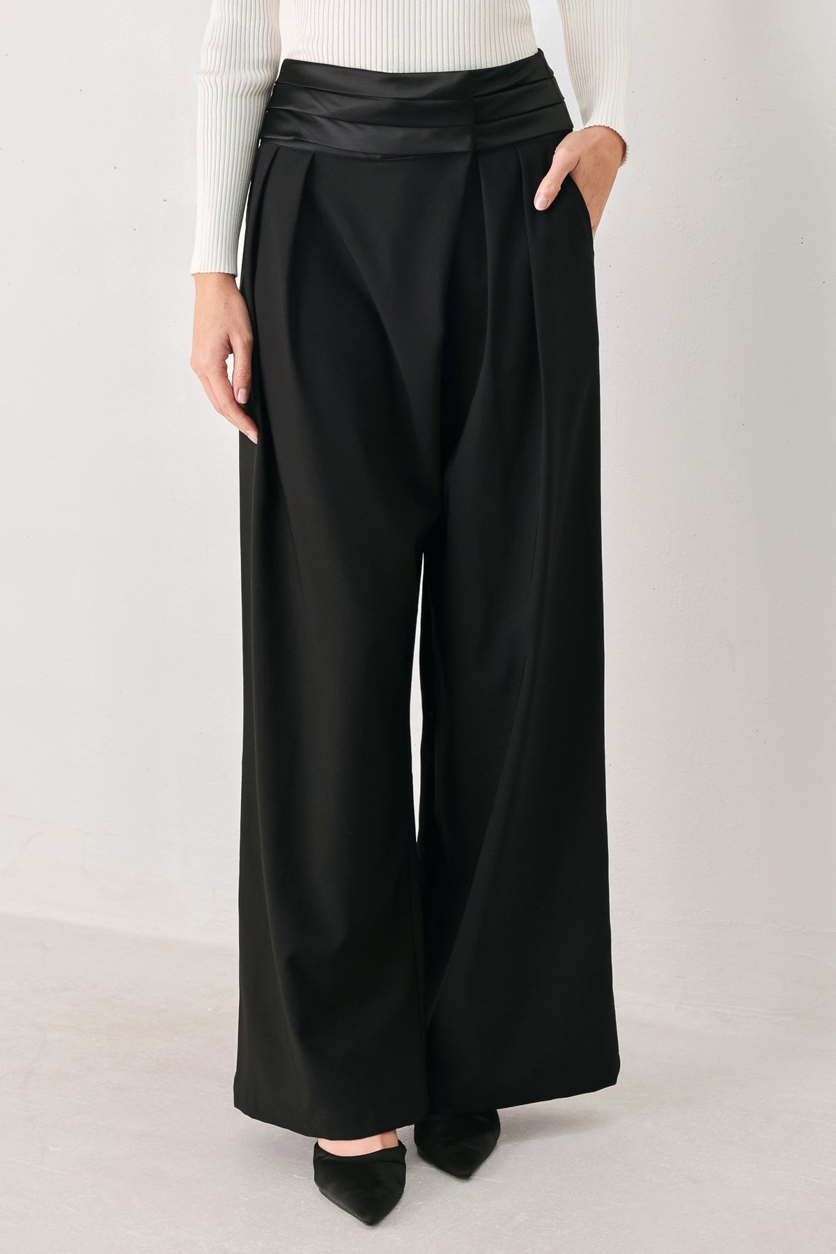 TUX REBEL BLACK HIGH-WAIST BARREL PANTS