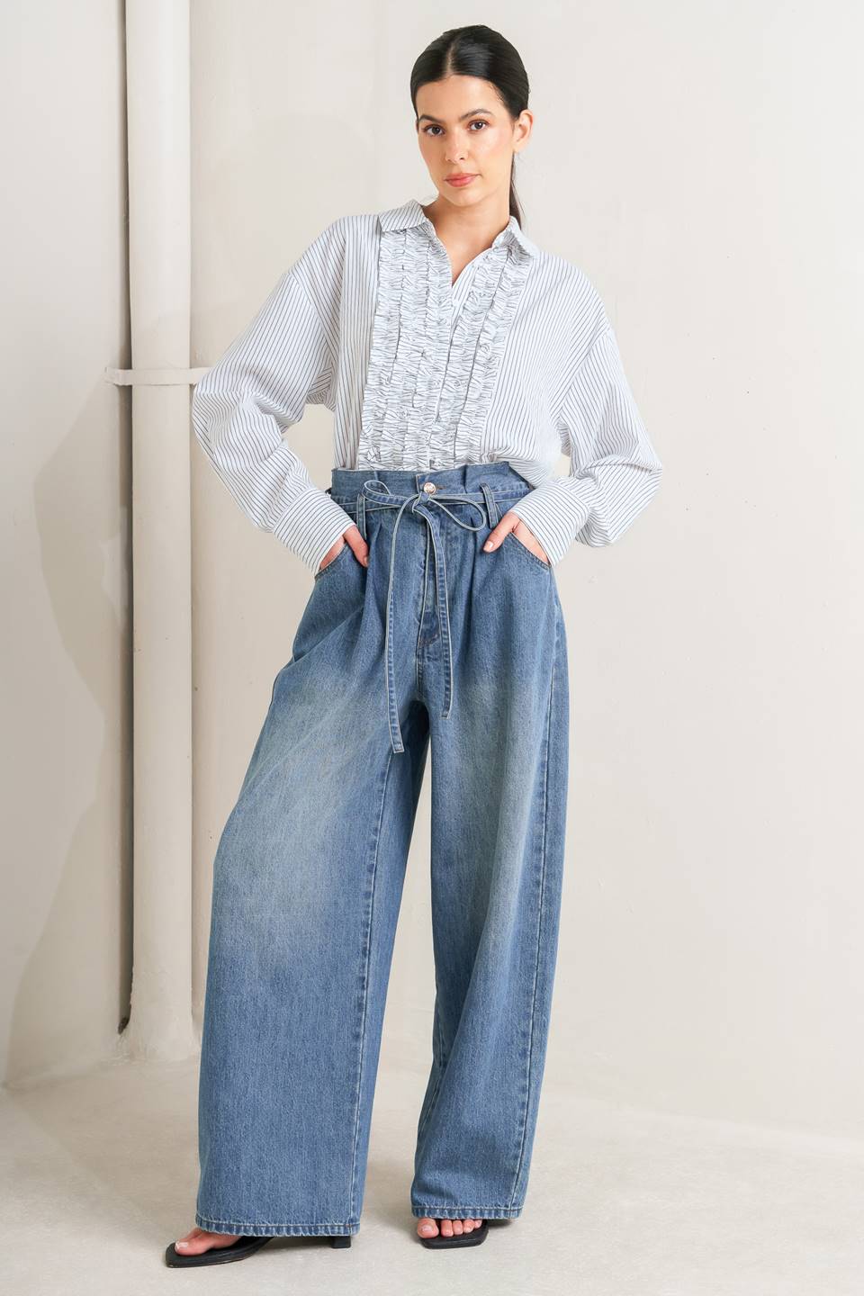 DAYLIGHT EDGE WOVEN TOP