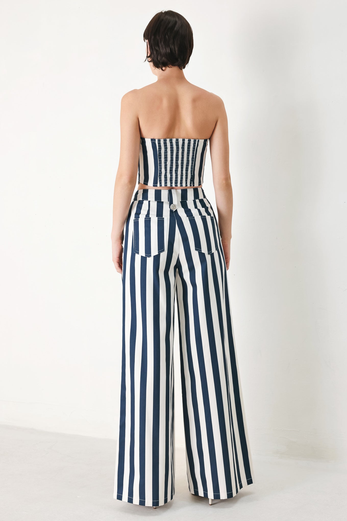 NAVY BLOSSOM WOVEN TUBE TOP