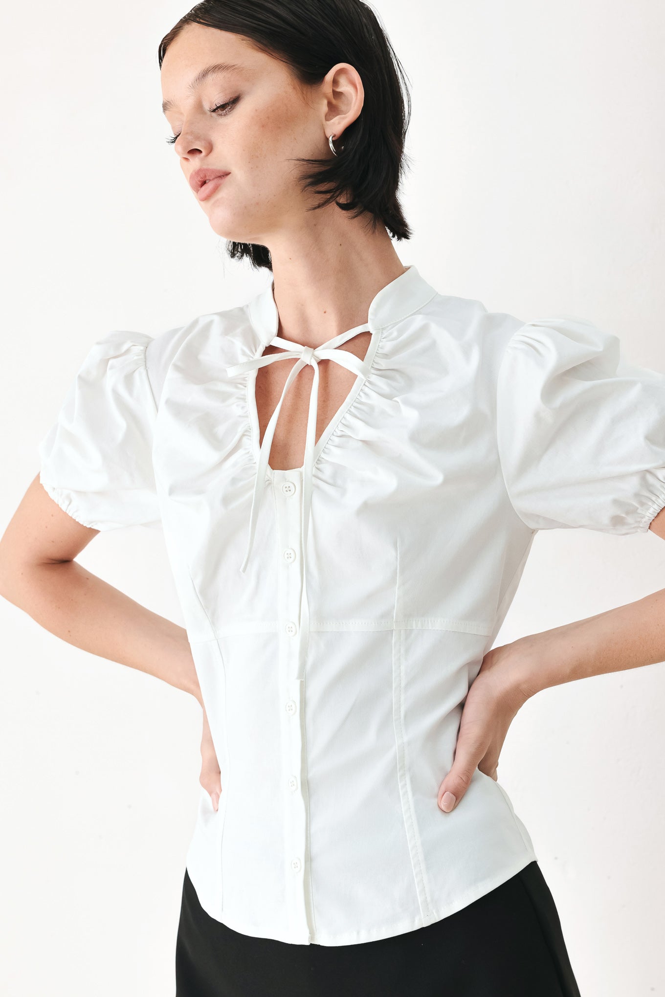 WHITE ROSE DAYDREAM WOVEN TOP