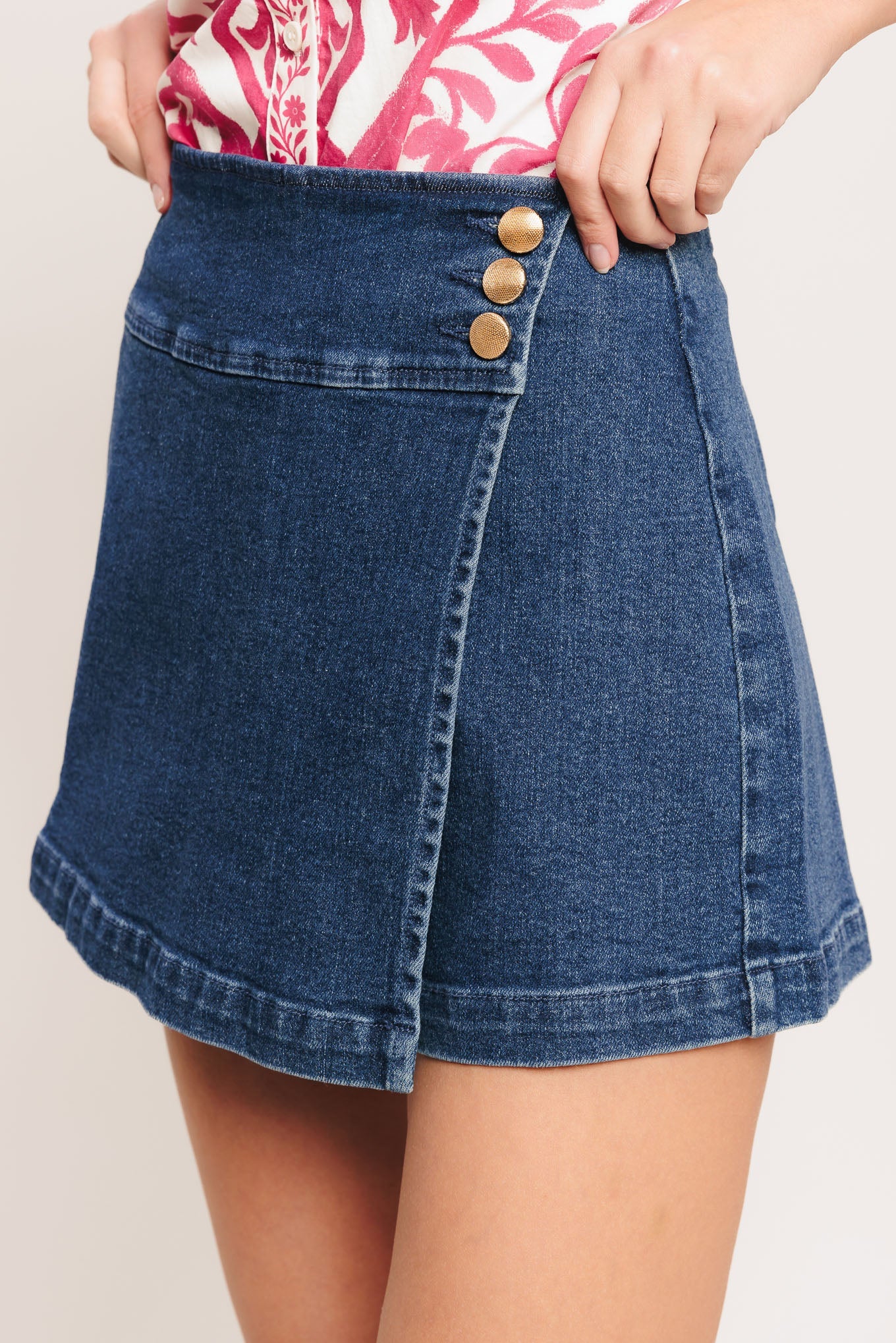 TEXTURE PLAY DENIM SKORT