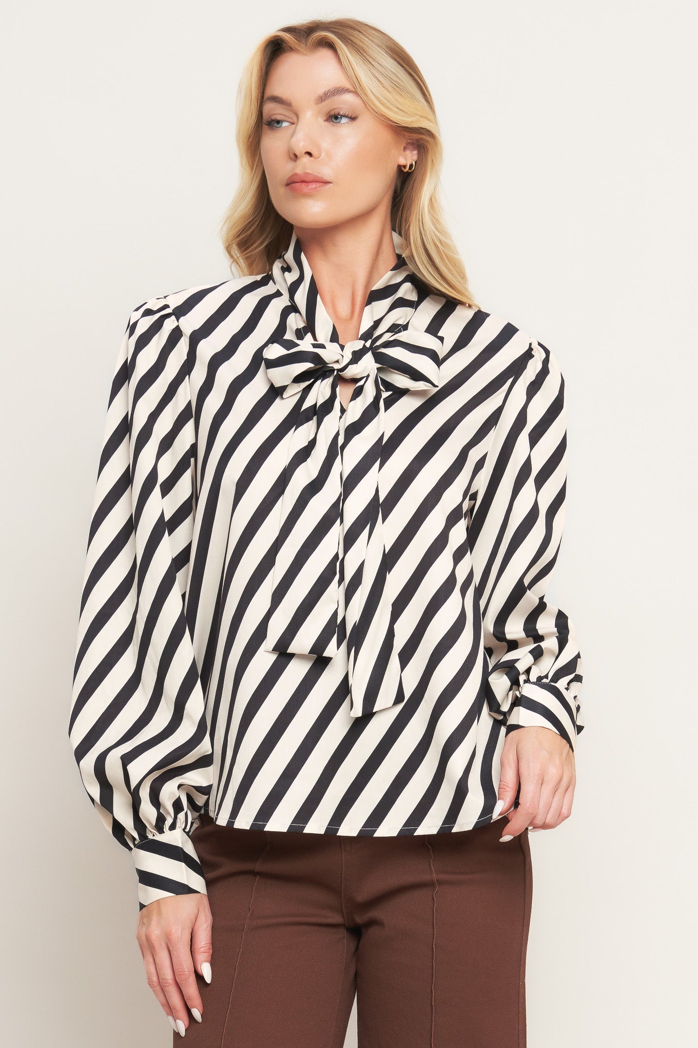 VOGUE STRIPE WOVEN TOP
