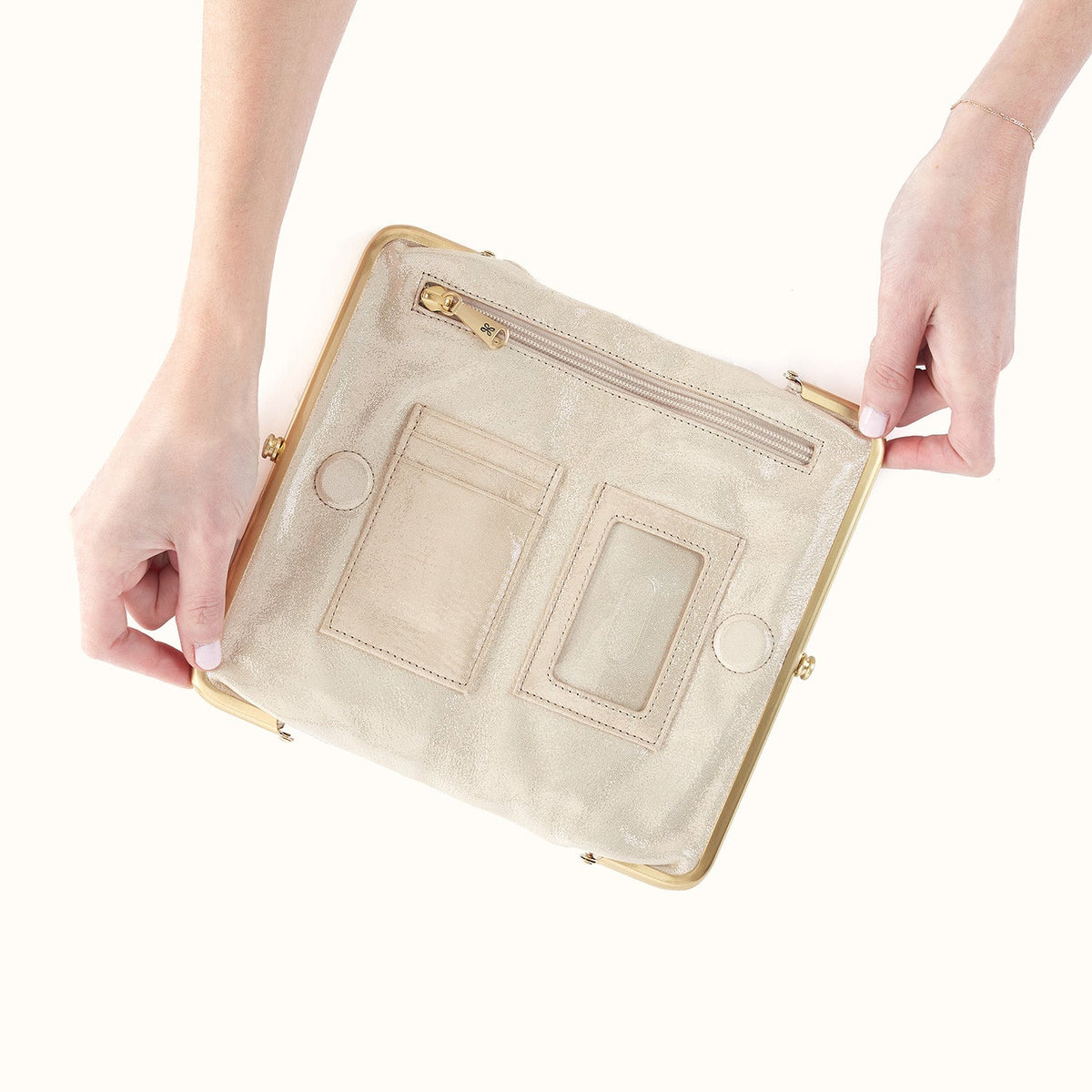 Lauren Clutch-Wallet In Metallic Leather - Sand Shimmer