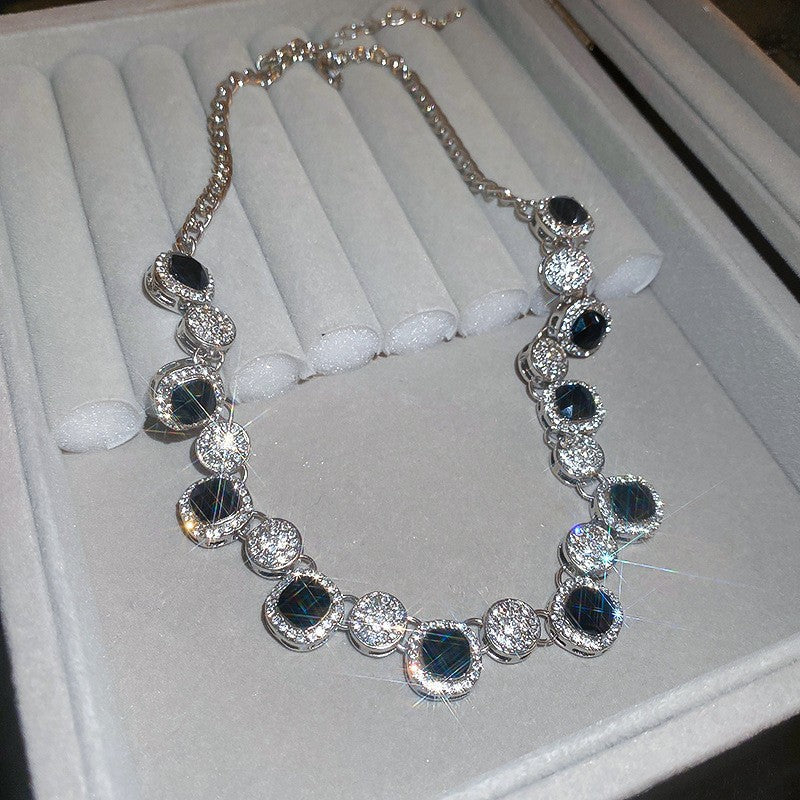 Second-Hand Vintage Jewelry With Diamond-Encrusted Flowers And Heart Necklaces, Retro Elegant Clavicle Chains, Light Luxury And High-End Necklaces