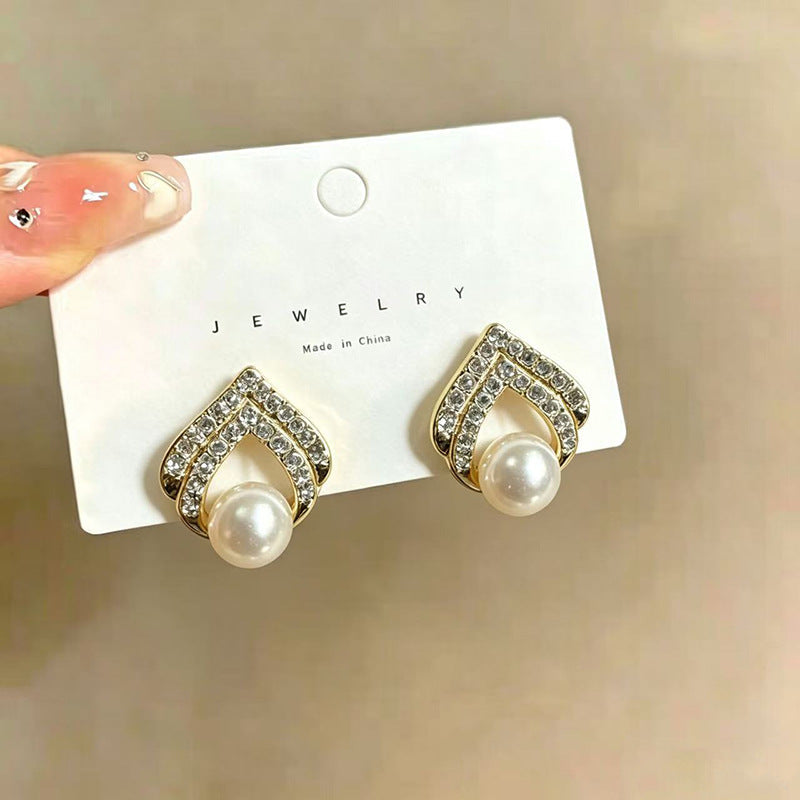 925 Silver Needle Internet Celebrity Same Style Gold Earrings Women's Light Luxury High-end Elegant All-match Earrings Retro New Earrings
