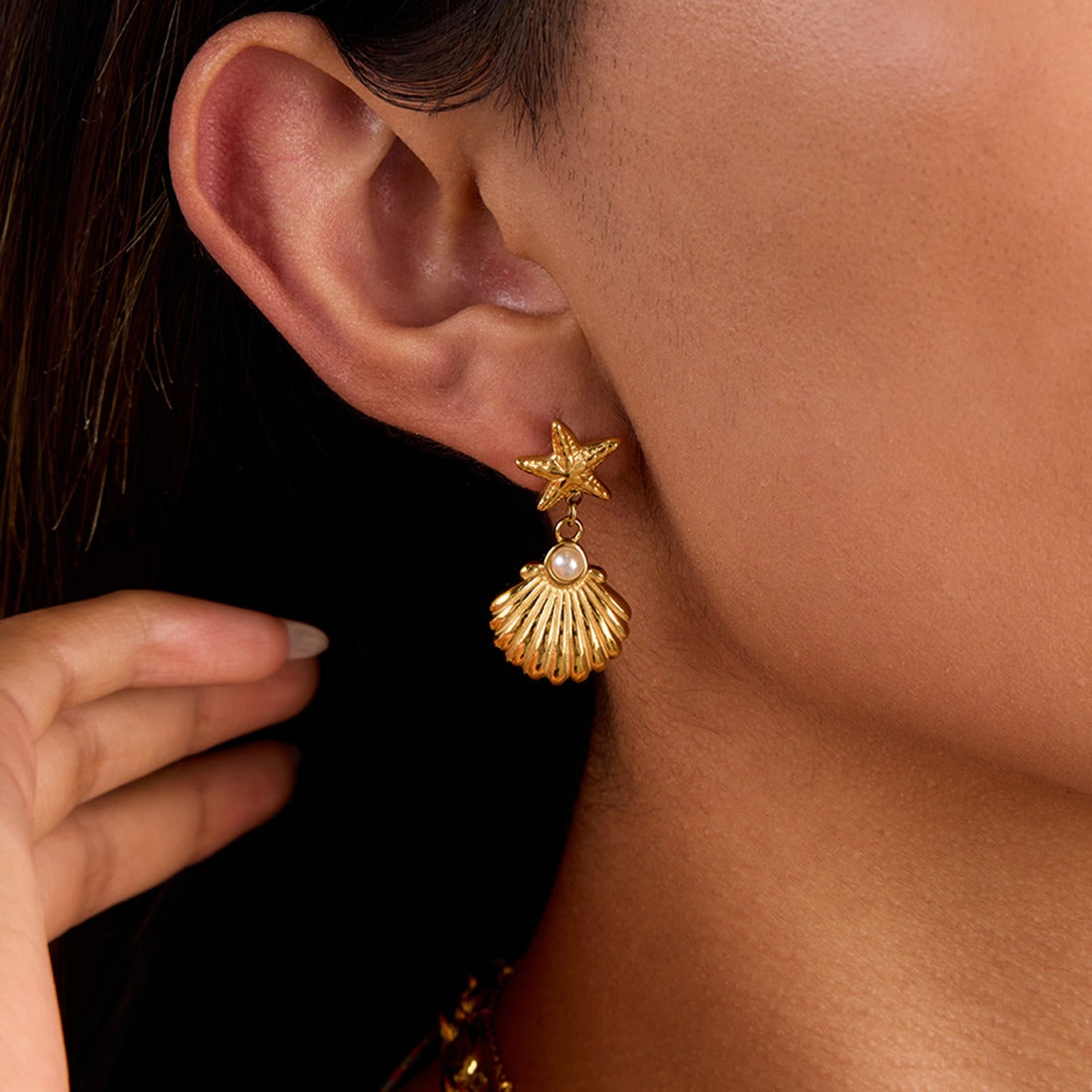 18K gold starfish and shell design ocean-style earrings
