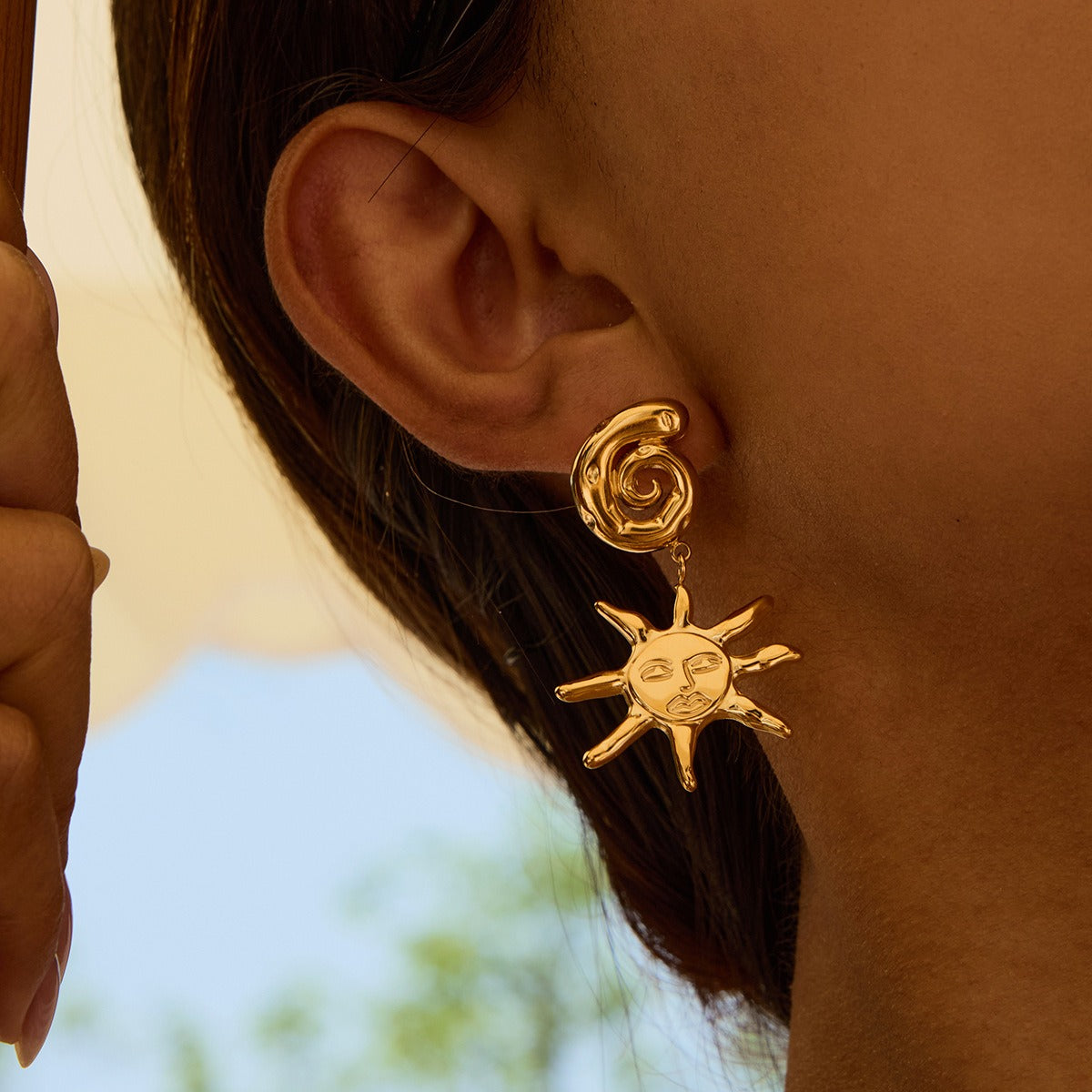 18K gold thread with sun-shaped design trendy and personalized earrings