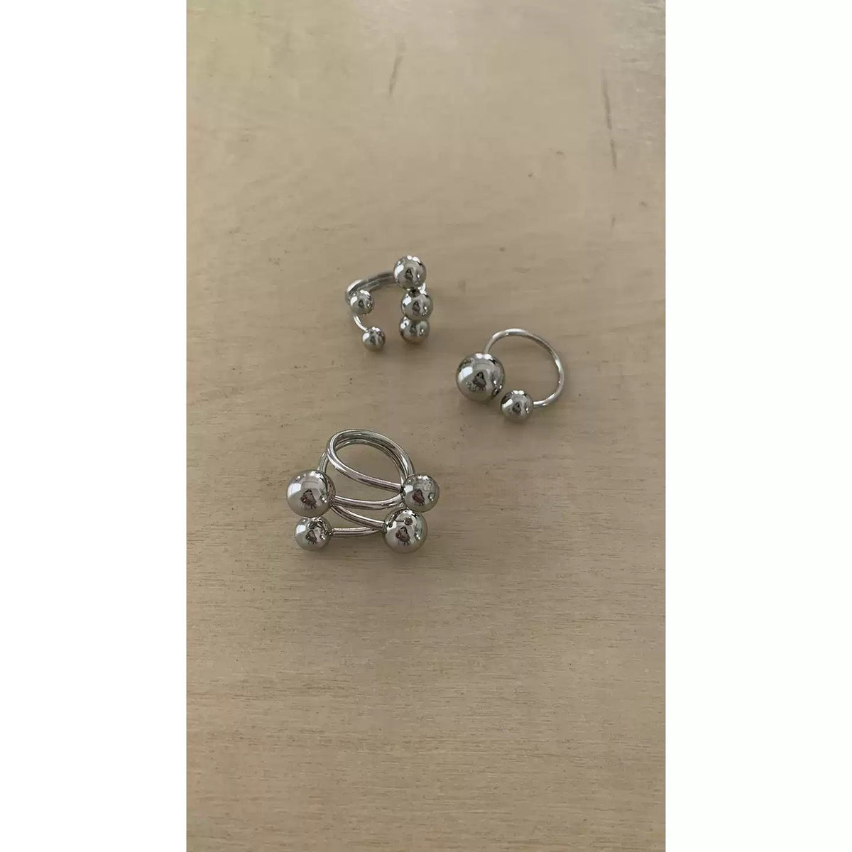 Retro Glossy Silver Ball Intricately Crafted Versatile Hollow-out Ring