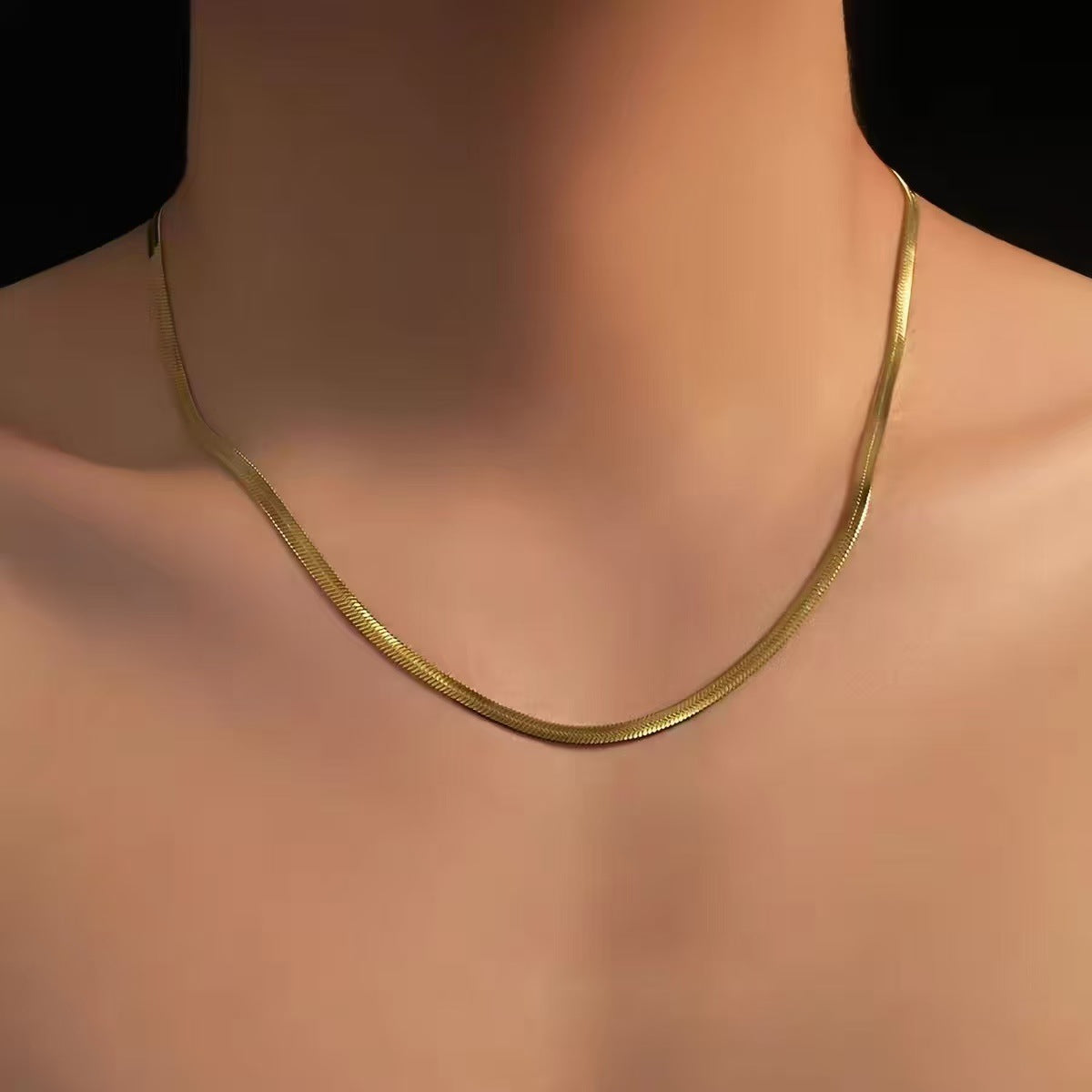Titanium Steel Vacuum Electroplated 18K Gold Non-Fading Snake Bone Chain, Fashionable, Simple, High-End Clavicle Chain Necklace That Is Not Easy To Break
